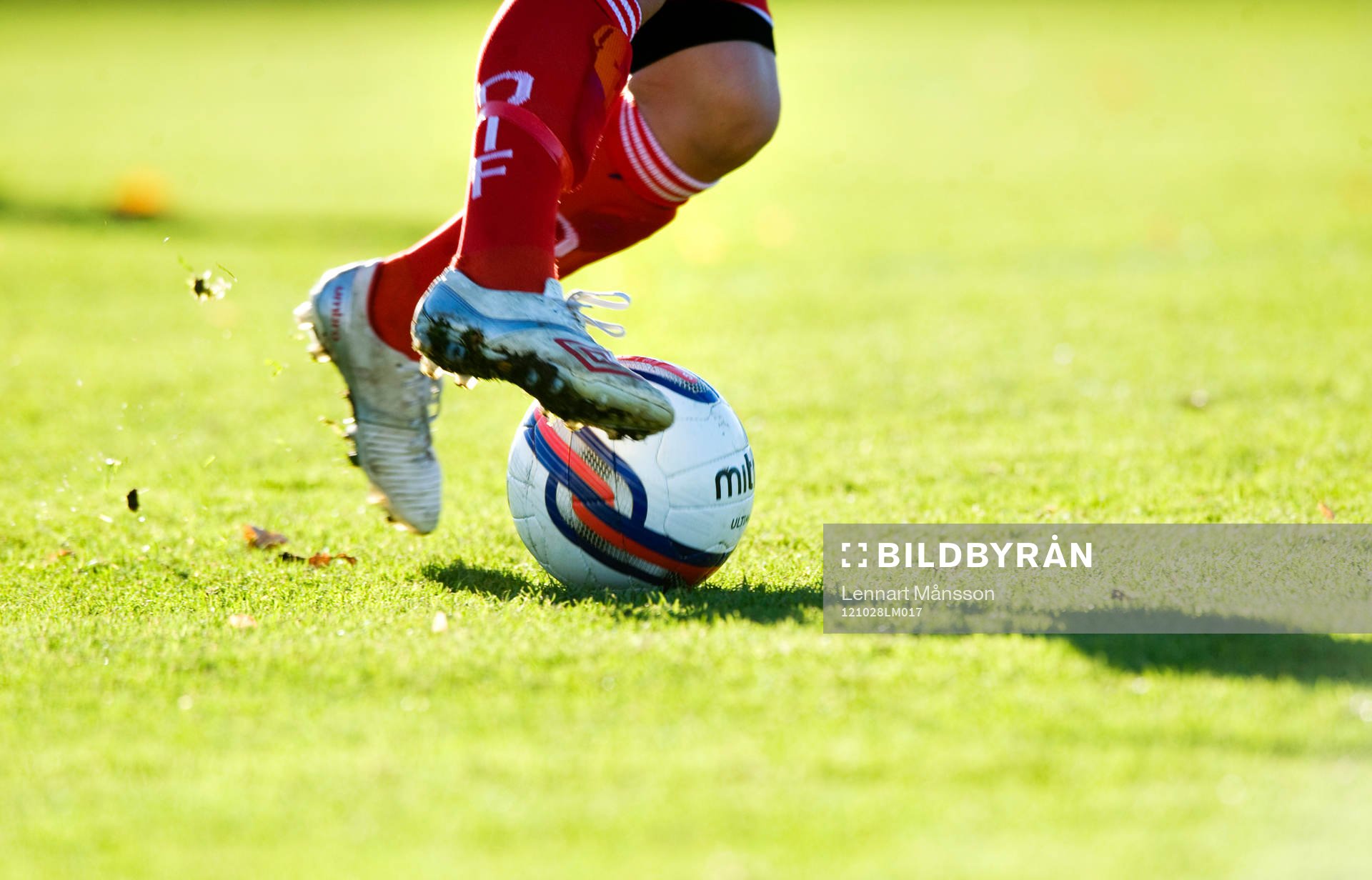 Fot, boll, fotboll, gräs, bollbehandling, fotbollsskor