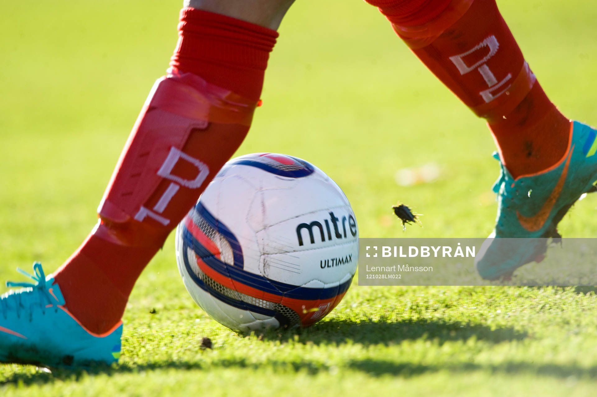 Fot, boll, fotboll, gräs, bollbehandling, fotbollsskor