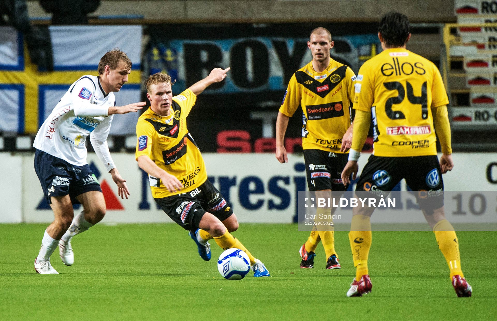 Oscar Hiljemark, Elfsborg, i kamp om bollen med Johan
