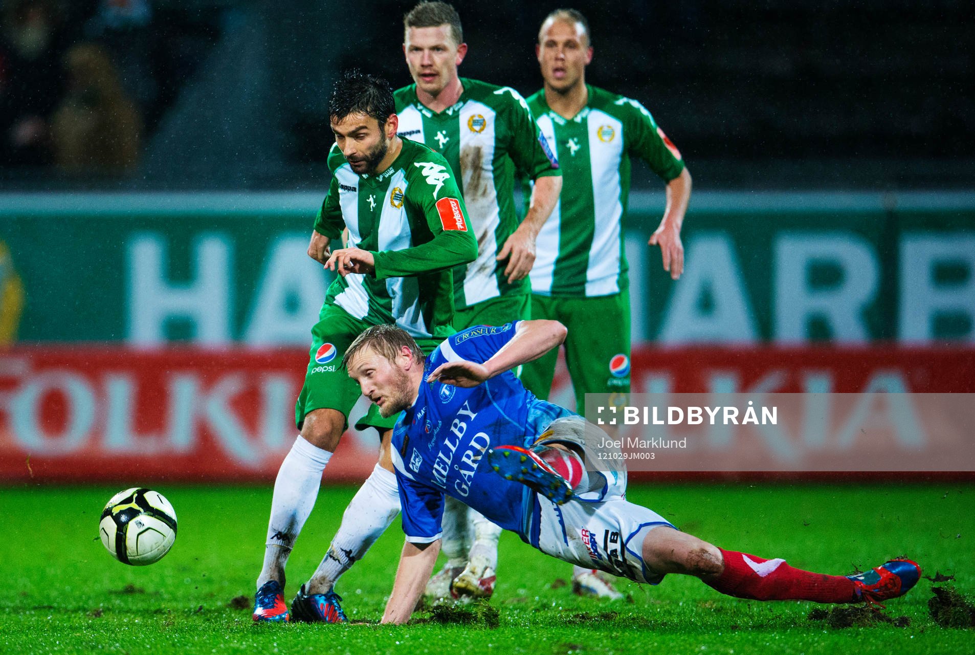 Adis Husidic, Hammarby, utmanas av Fredrik Jensen,