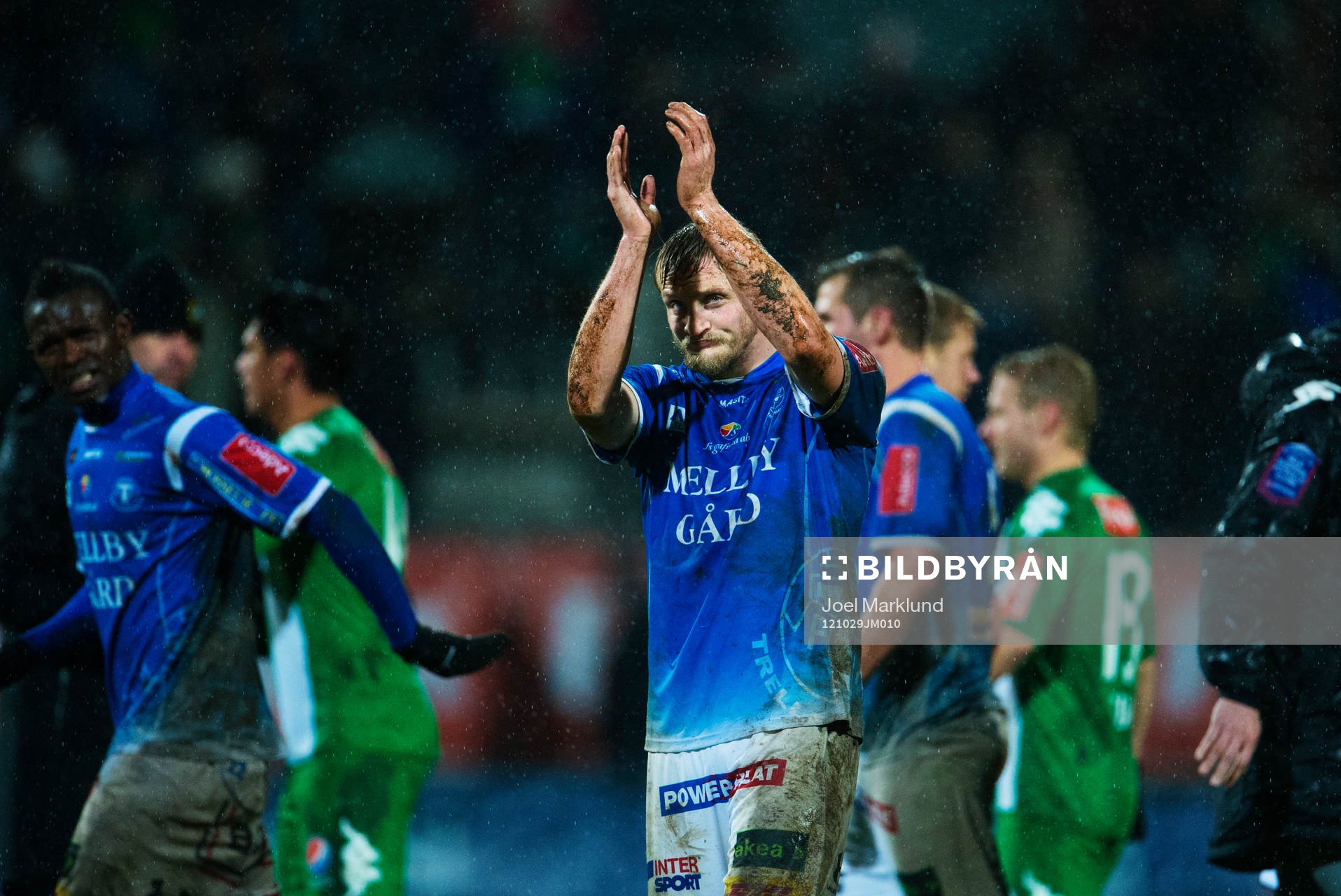 Fredrik Jensen, Trelleborg, tackar de tillresta fansen