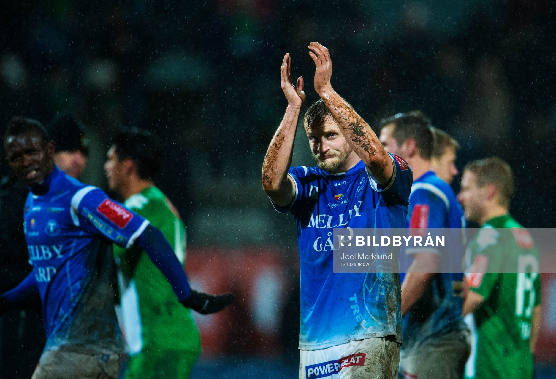 Fredrik Jensen, Trelleborg, tackar de tillresta fansen