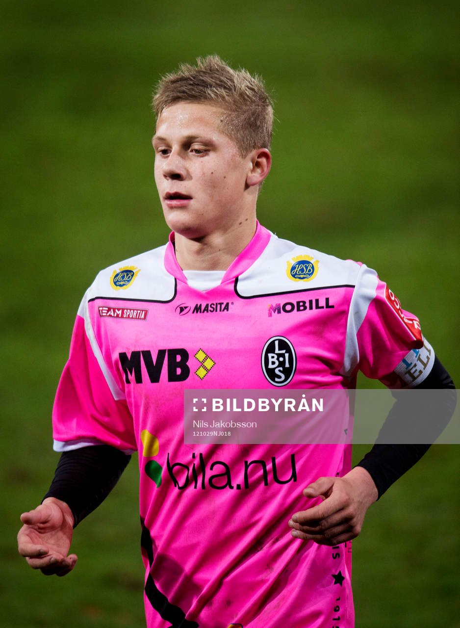 Erik Andersson, 15 år, Landskrona byts ut i sin debut