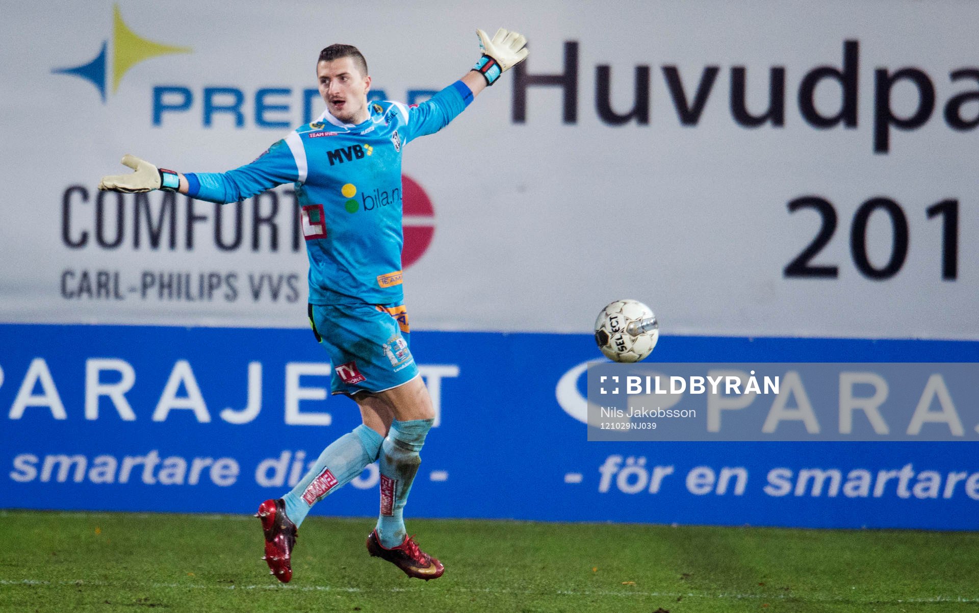 Ivo Vazgec, Landskrona river ner en spelare i Jönköping