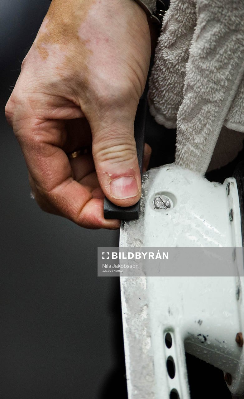 materialaren brynar på en skridsko