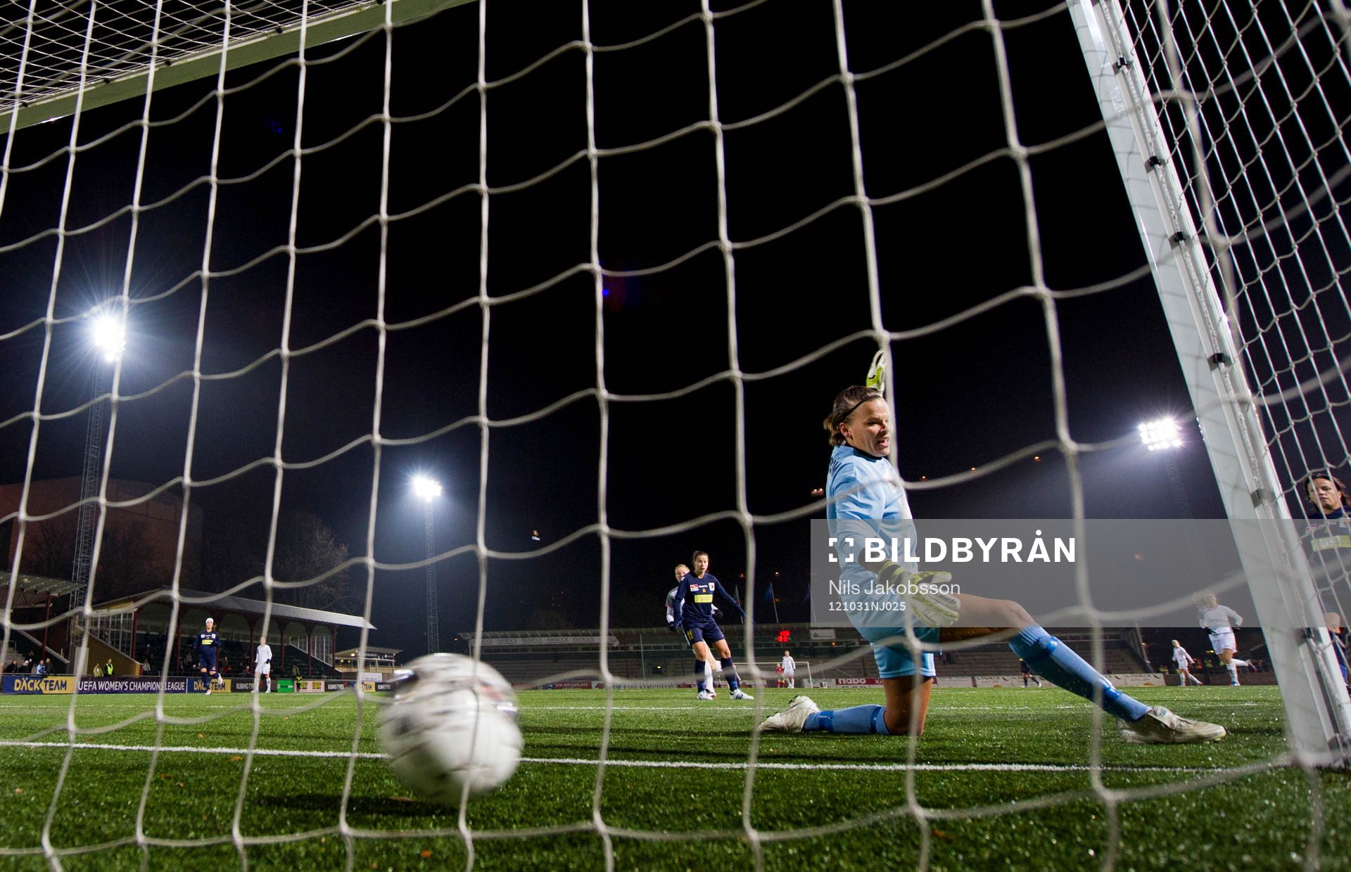 Stephanie Öhrström, målvakt Verona ser 1-0 gå i mål