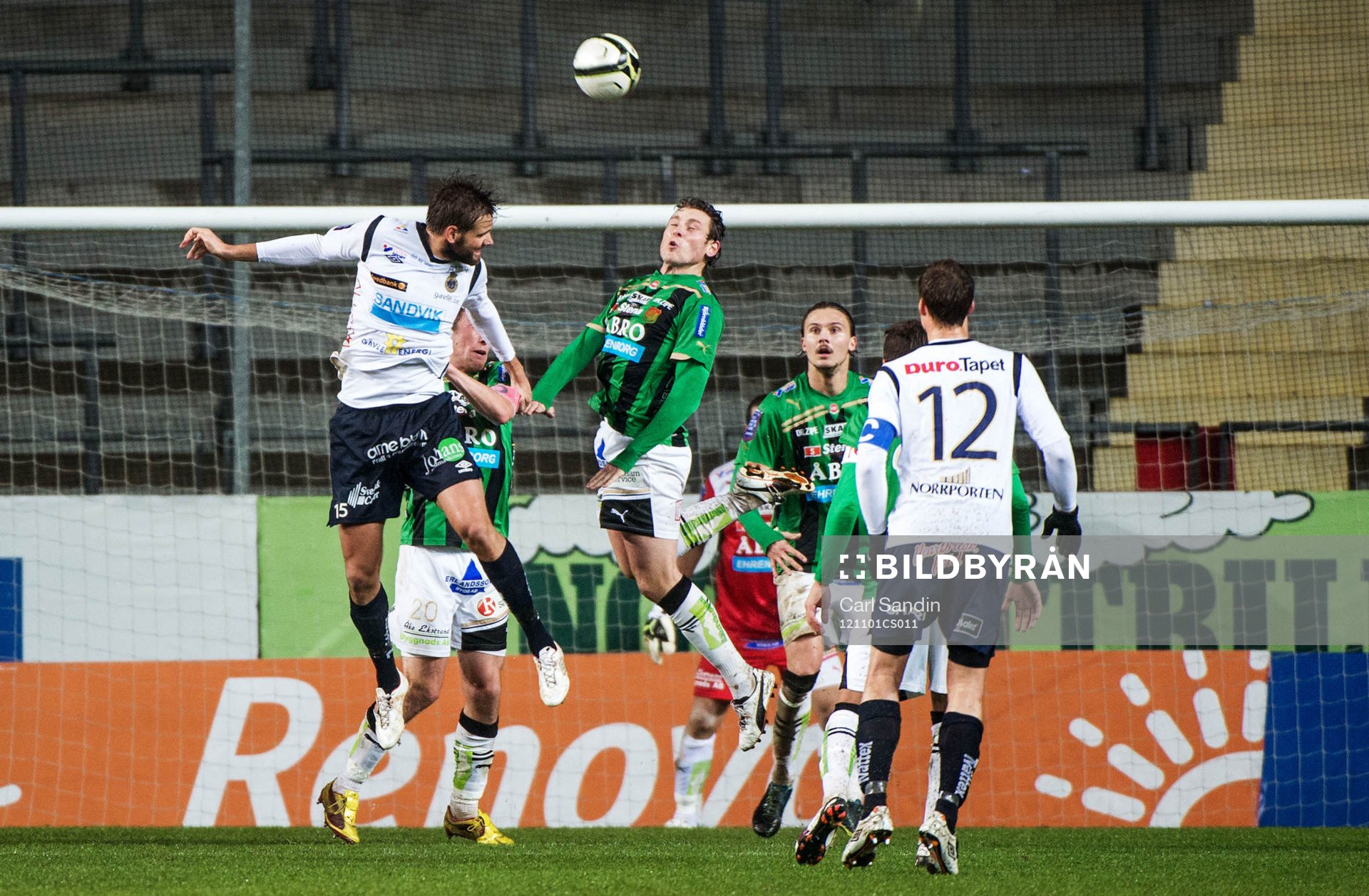 Mikael Dahlberg, Gefle, i nickduell med Calum Angus, GAIS