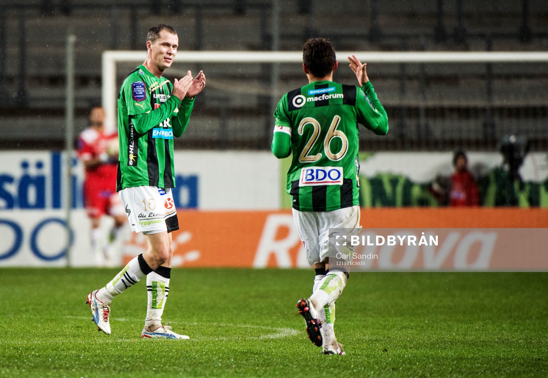 Fredrik Lundgren, Gais, tackas av när han byts ut i sin