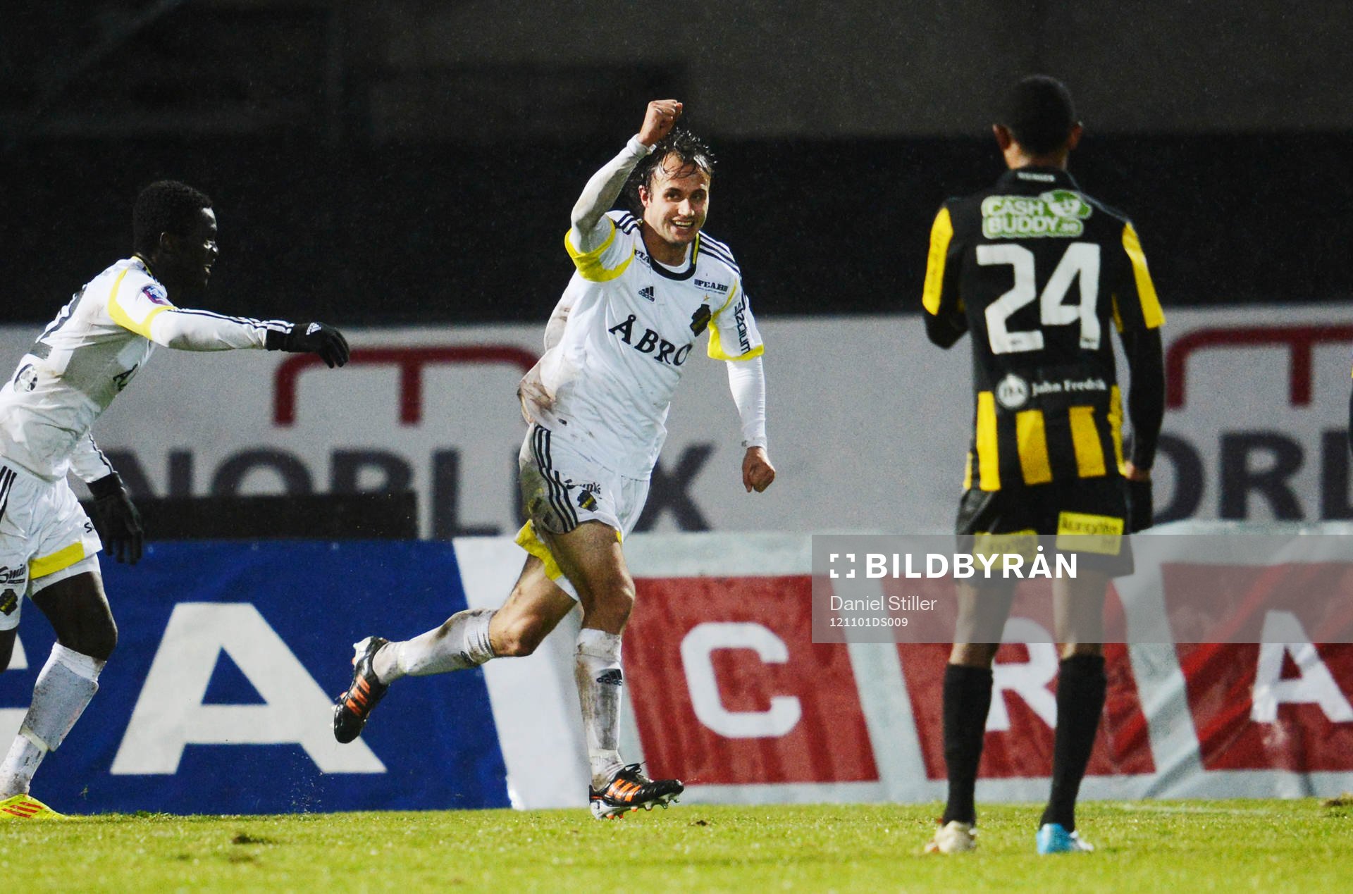 Helgi Danielsson, AIK, jublar
