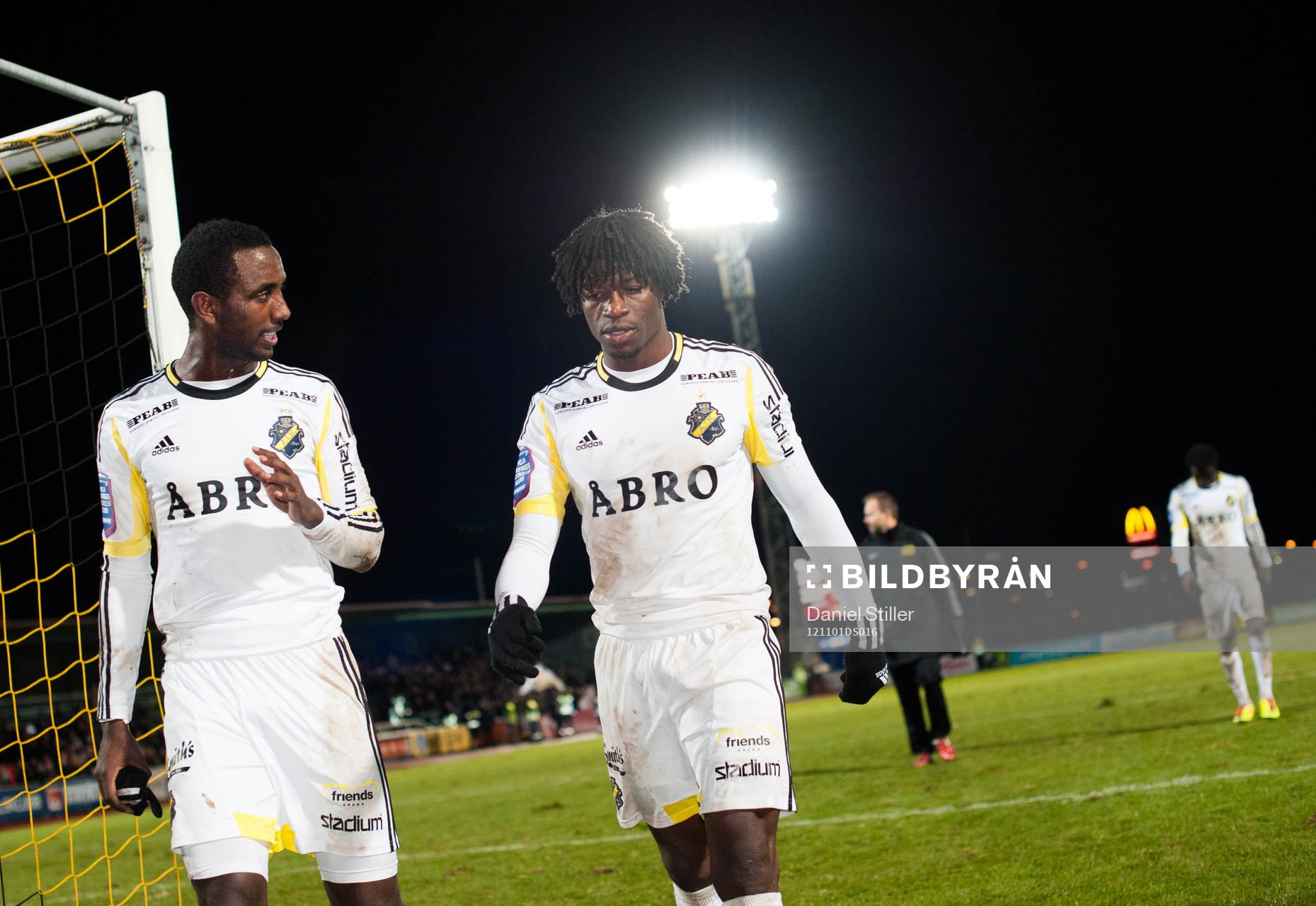 Henok Goitom,  Mohamed Bangura, AIK, besvikna