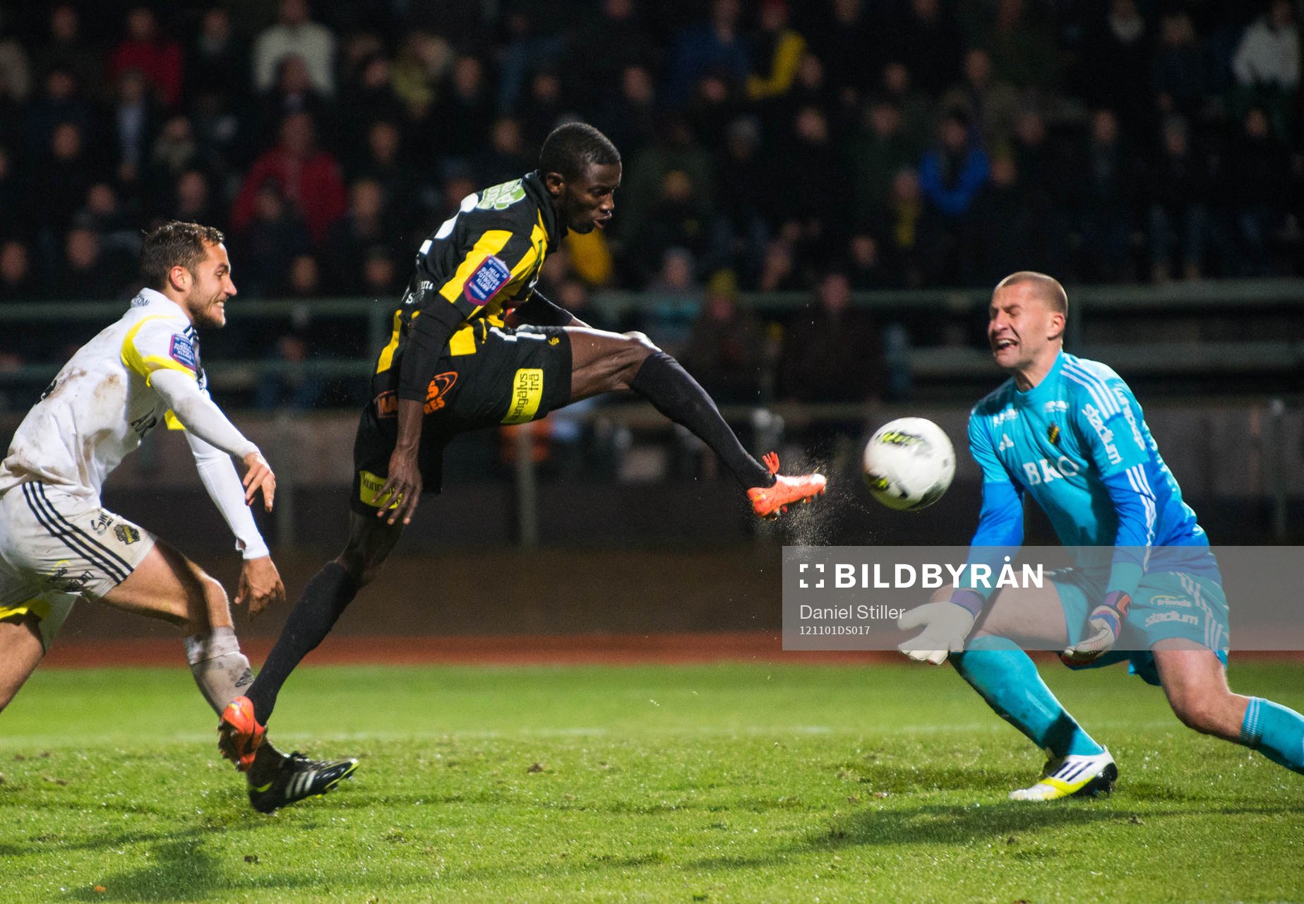 Dioh Williams, Häcken, blir avblåst för offside när han