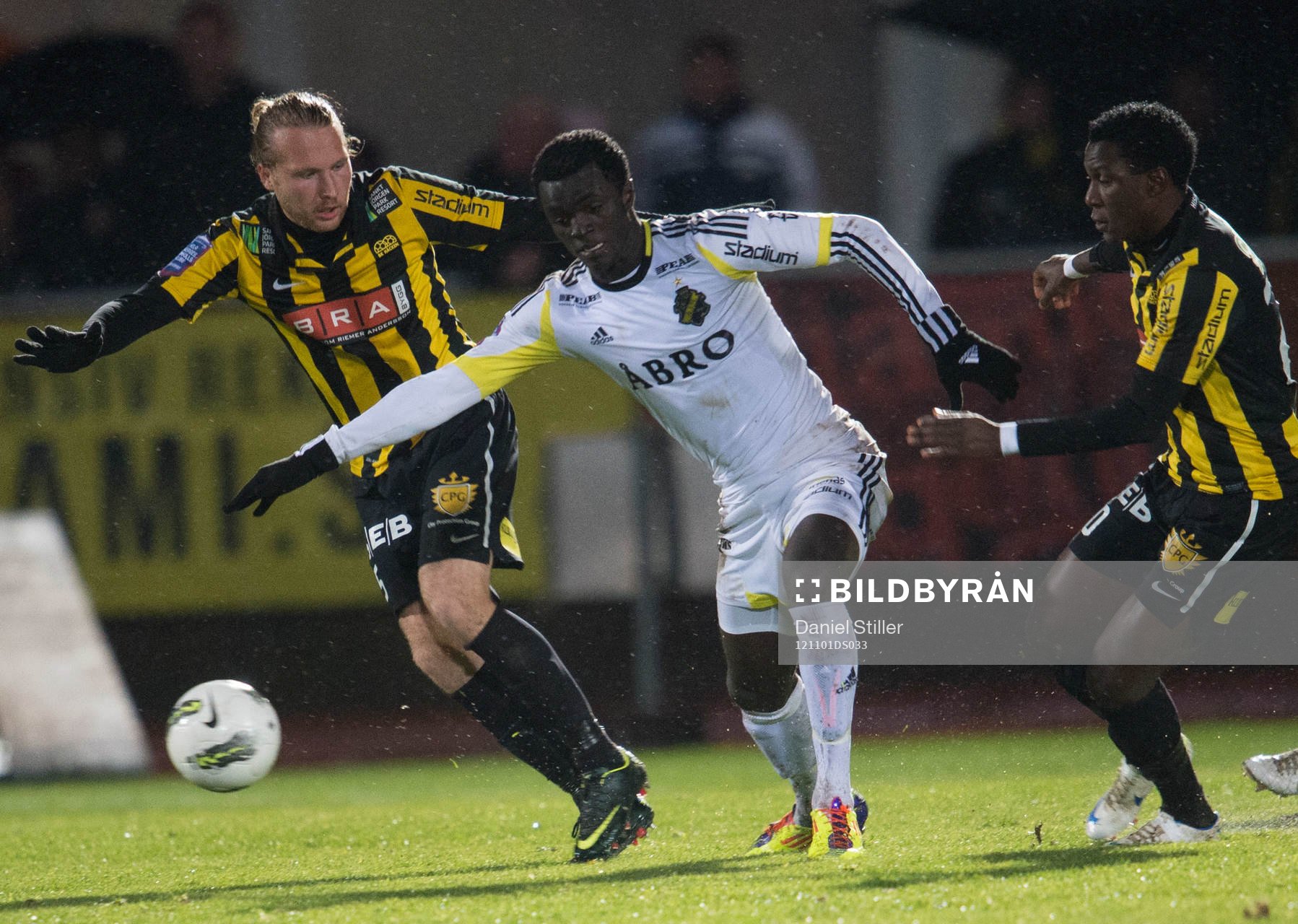 Emil Wahlström, Häcken. Kwame Karikari, AIK