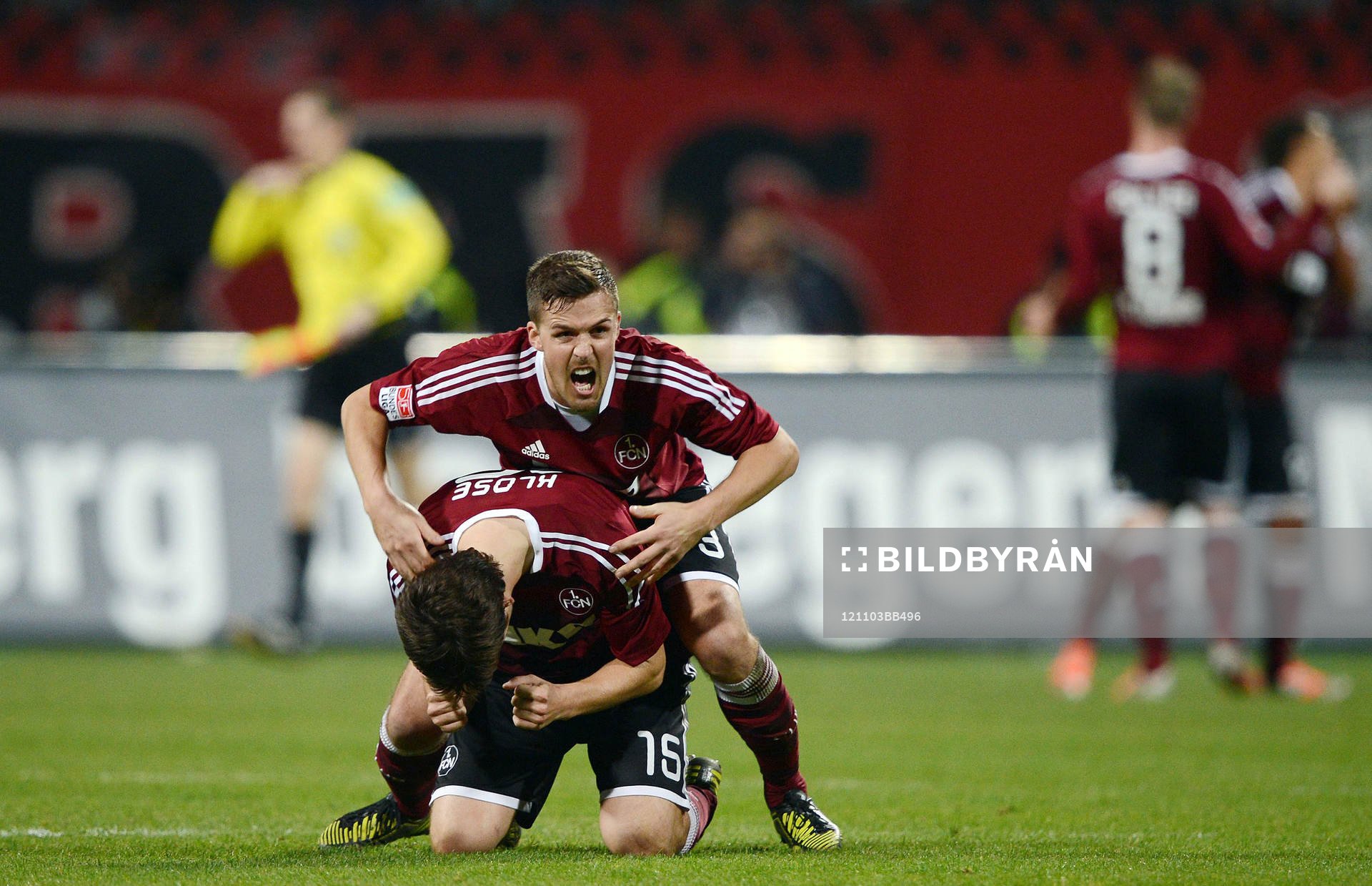 Jubel v.l. Timm Klose, Per Nilsson (Nuernberg)