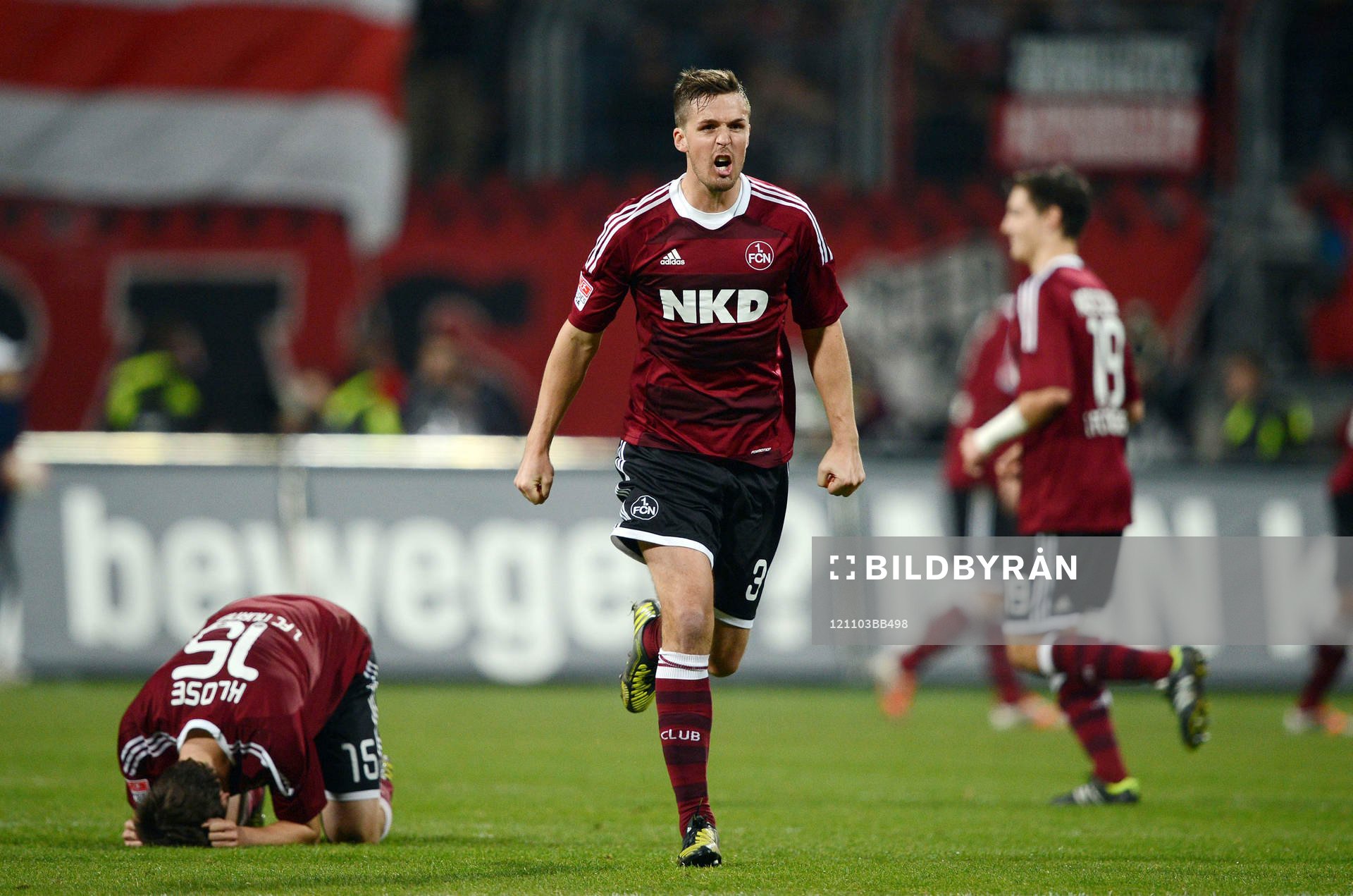 Jubel v.l. Timm Klose, Per Nilsson (Nuernberg)
