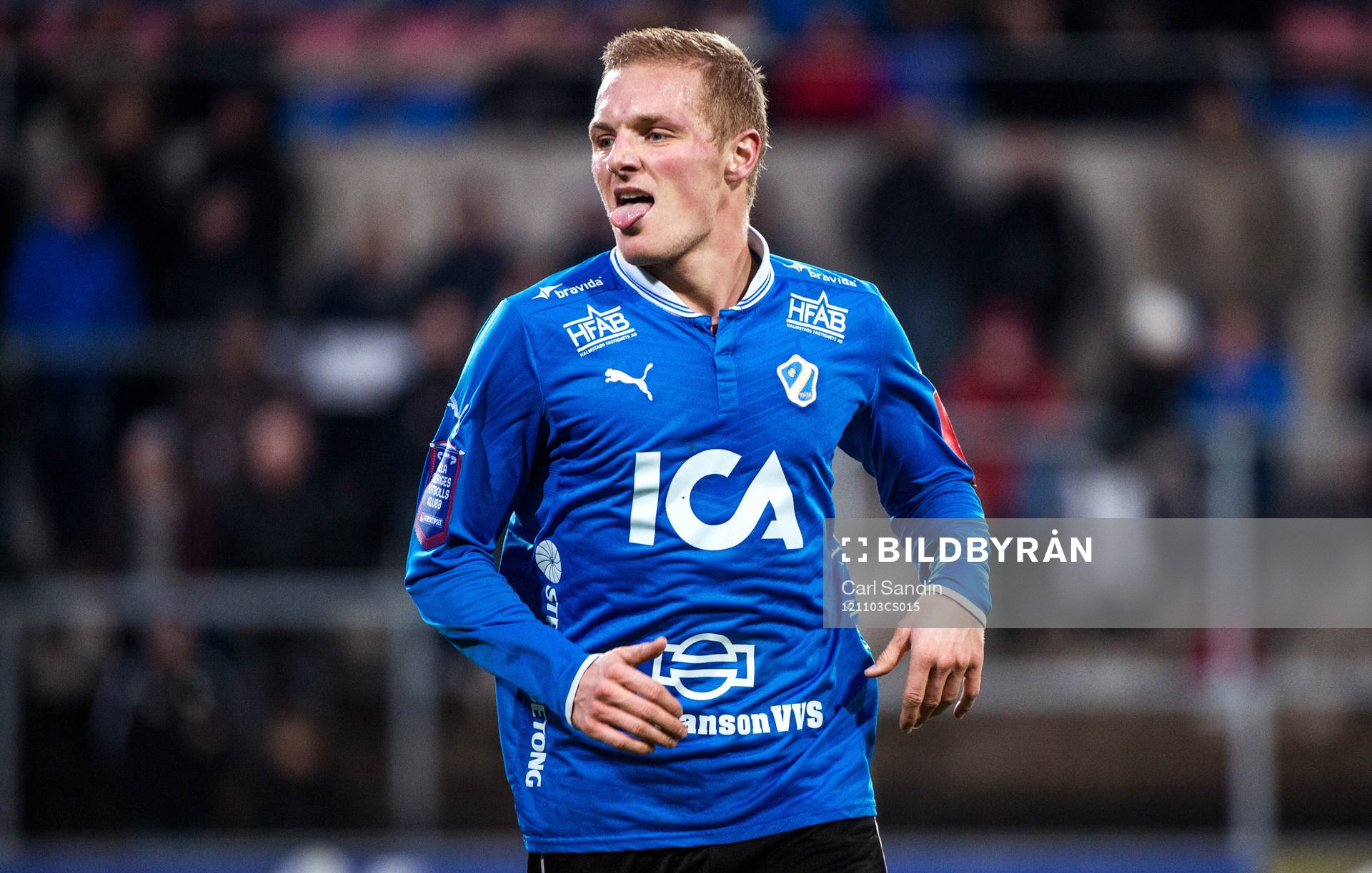 Gudjón Baldvinsson, Halmstad, räcker ut tungan