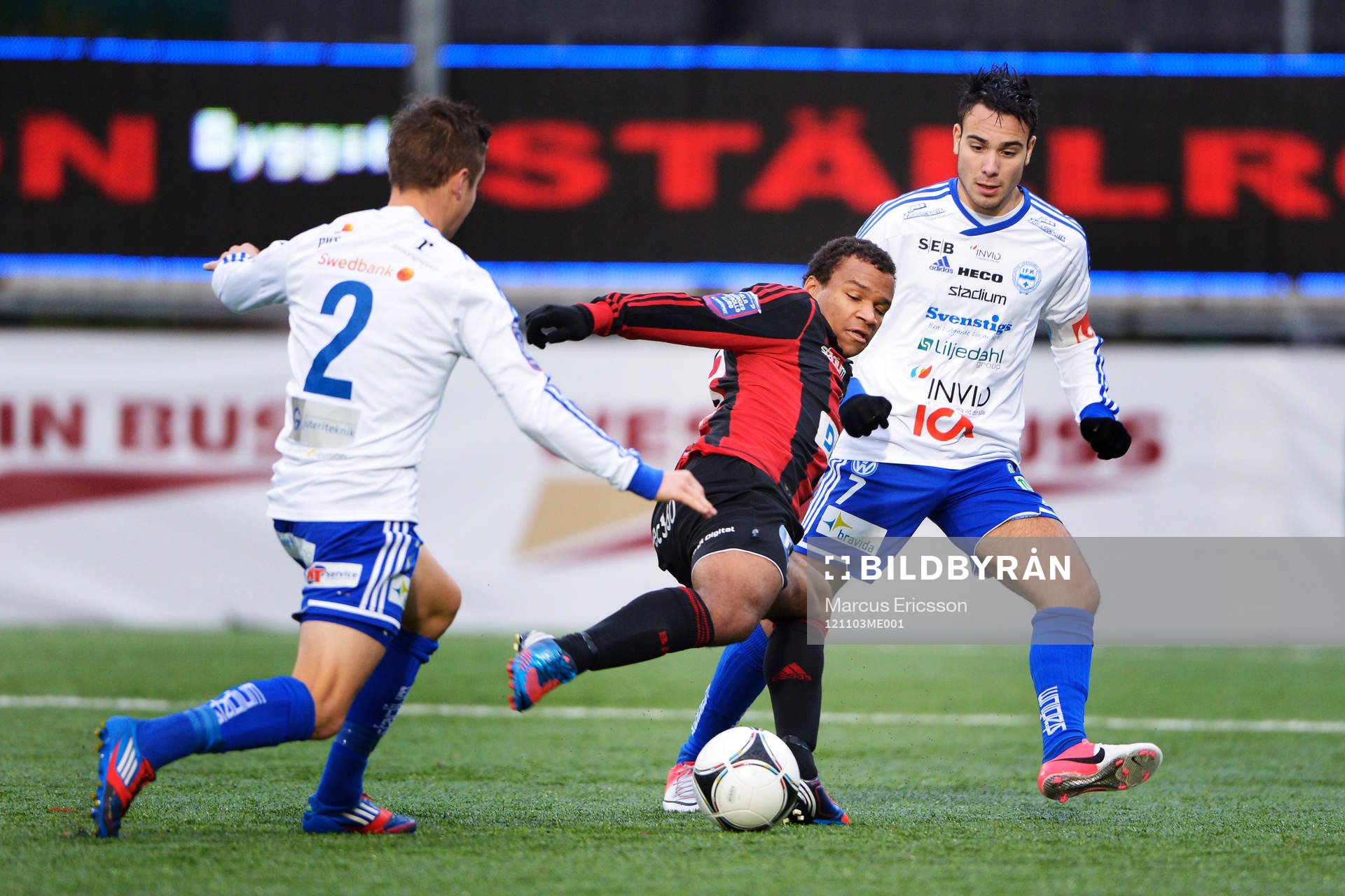 Serge-Junior Martinsson Ngou, Brommapojkarna jagas av Erik