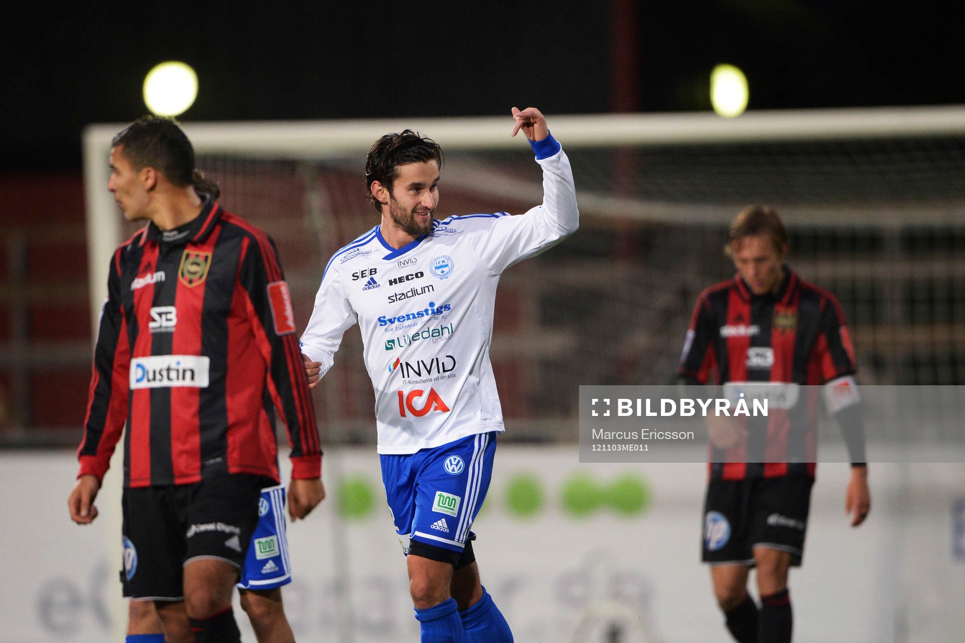  Värnamos Elmin Kurbegovic jublar efter han gjort 2-3.