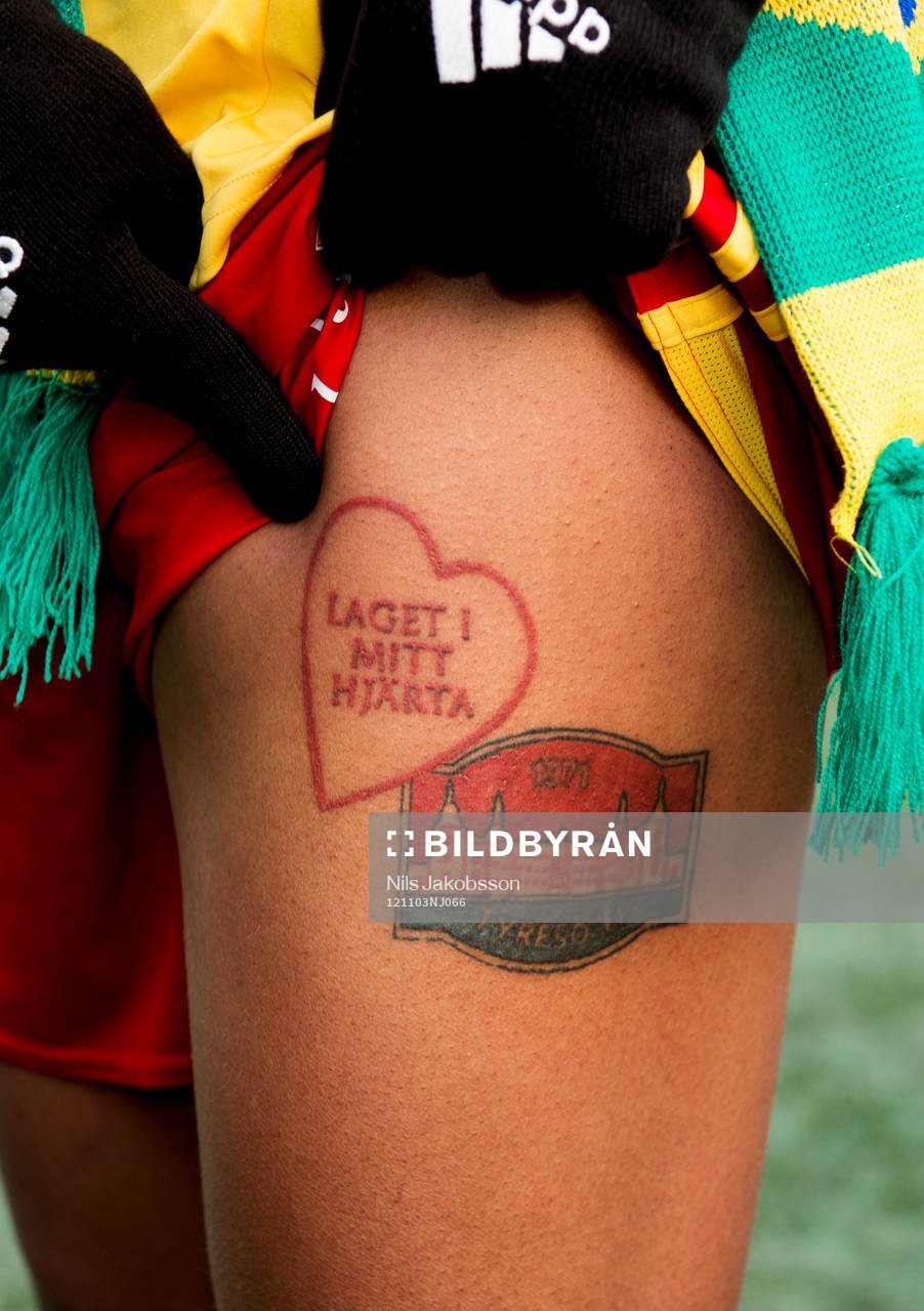  Elaine Moura, Tyresö visar sin nya tatuering.