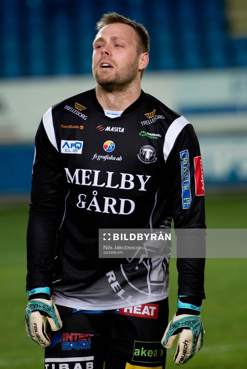 Fredrik Persson, målvakt, Trelleborg gråter