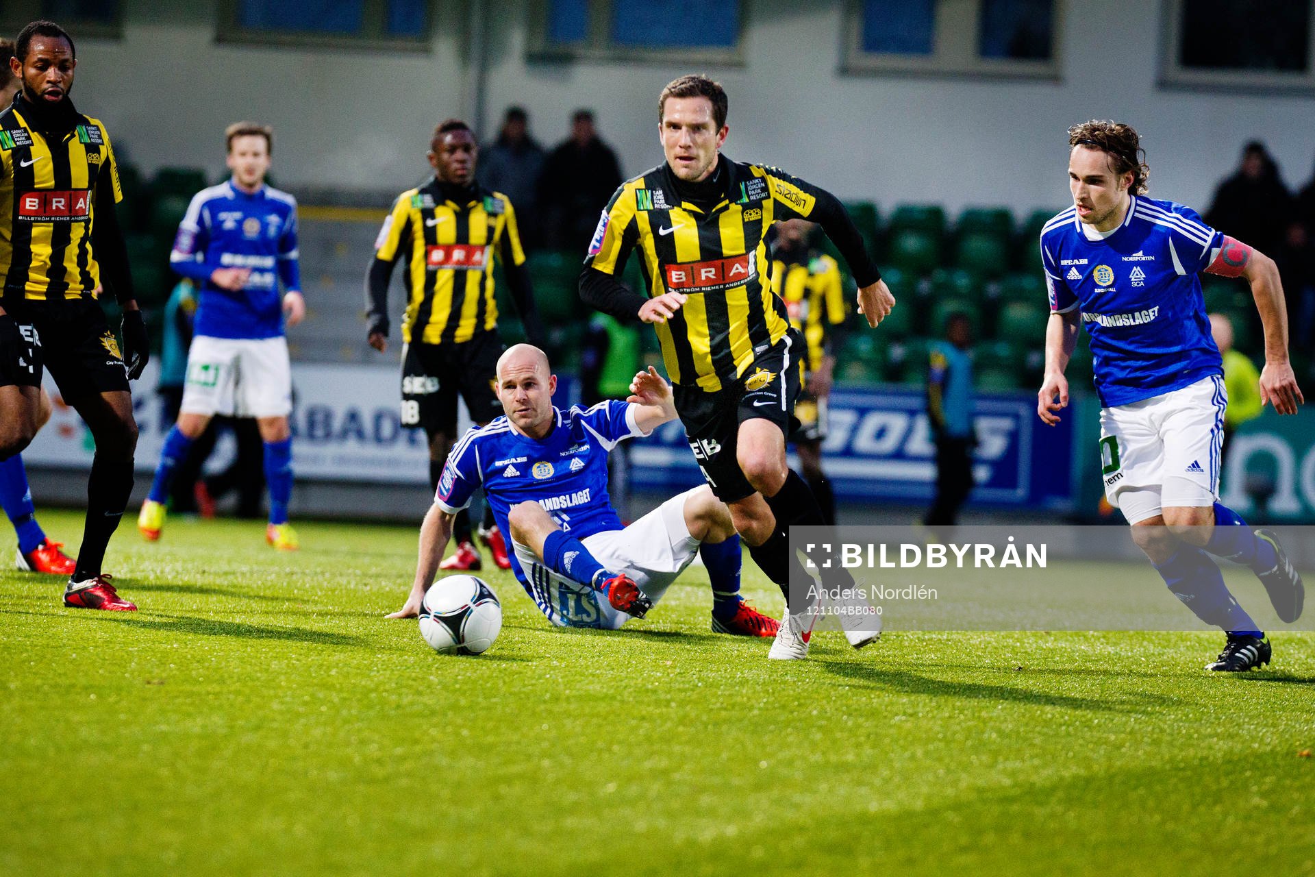 GIF Sundsvalls #5 Roger Risholt faller