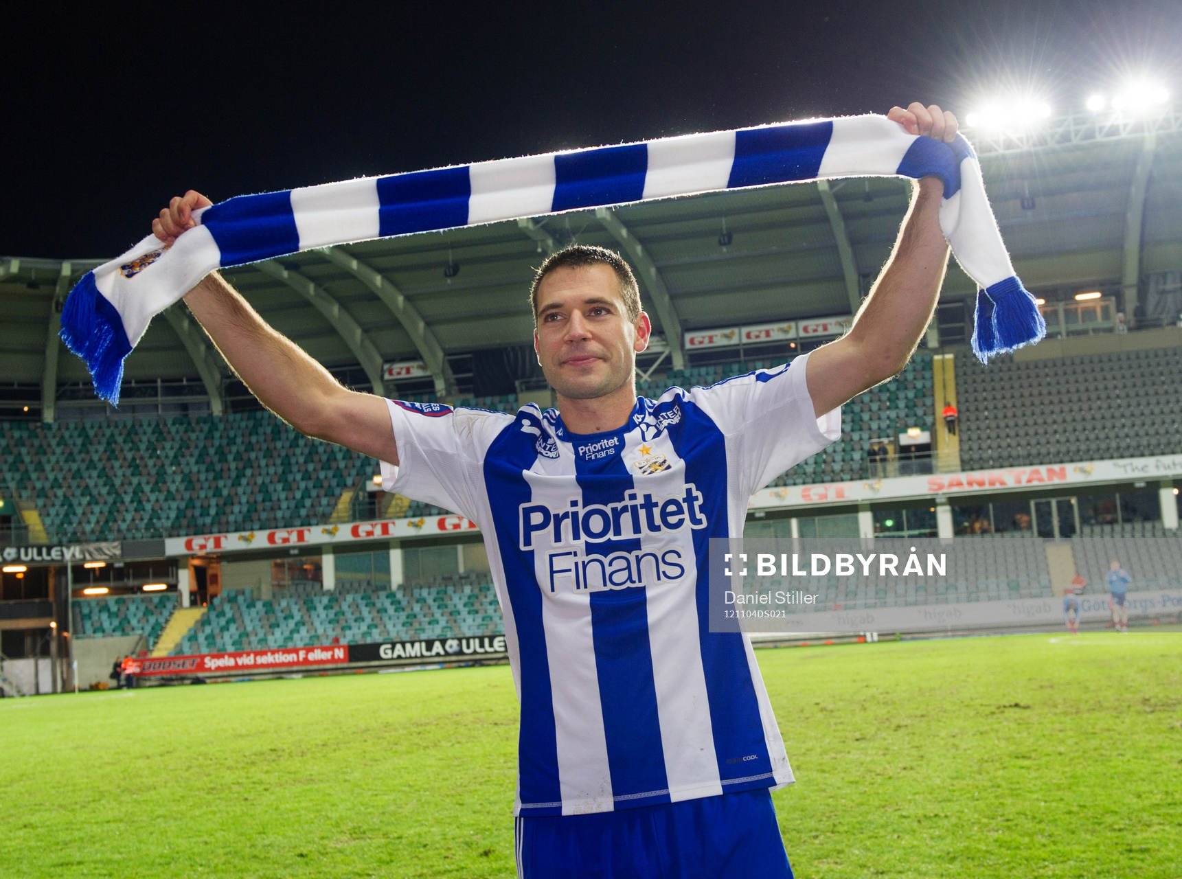 Stefan Selakovic, IFK Göteborg, tackar publiken