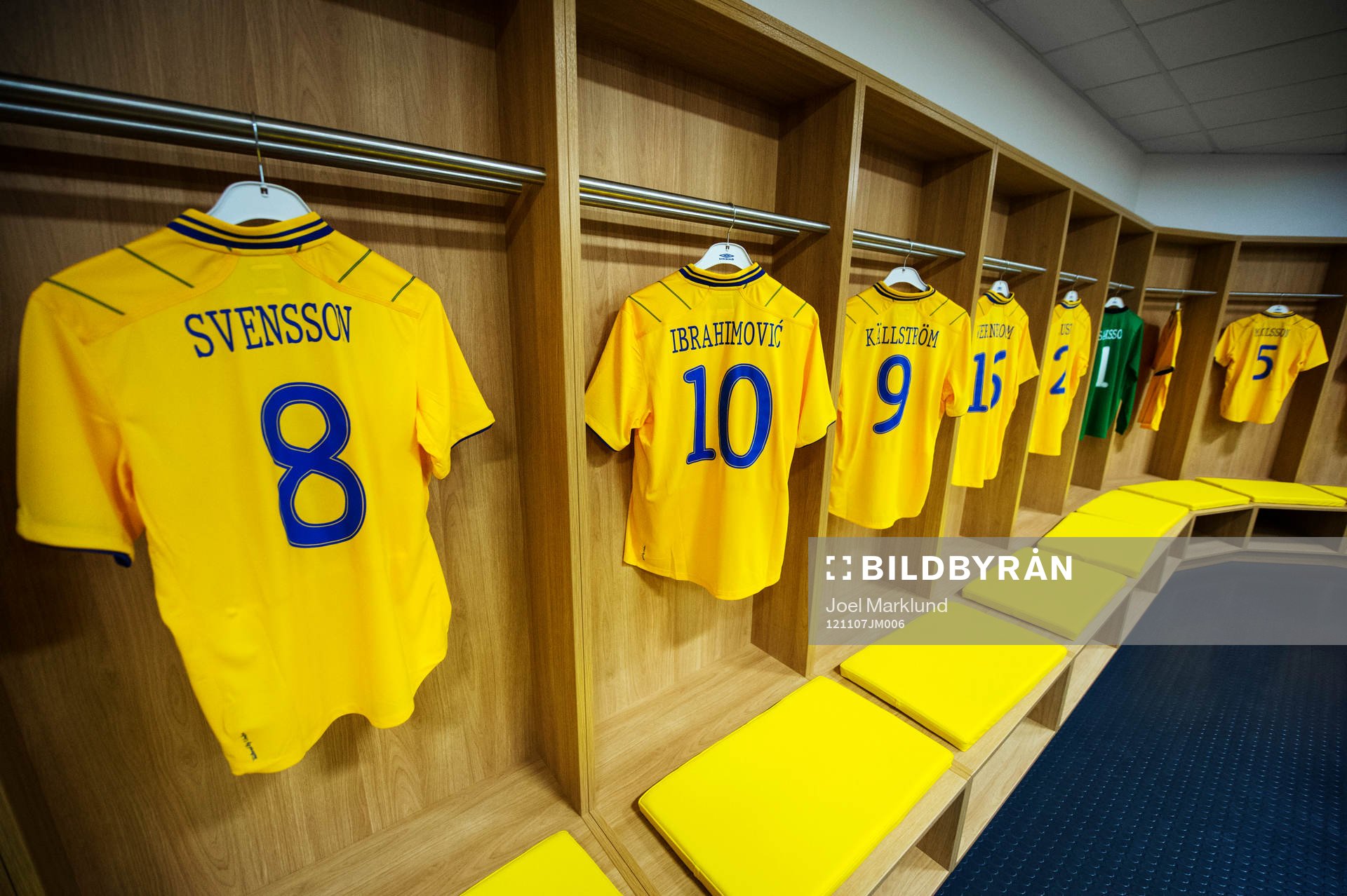 Svenska fotbollslandslagets omklädningsrum i Friends