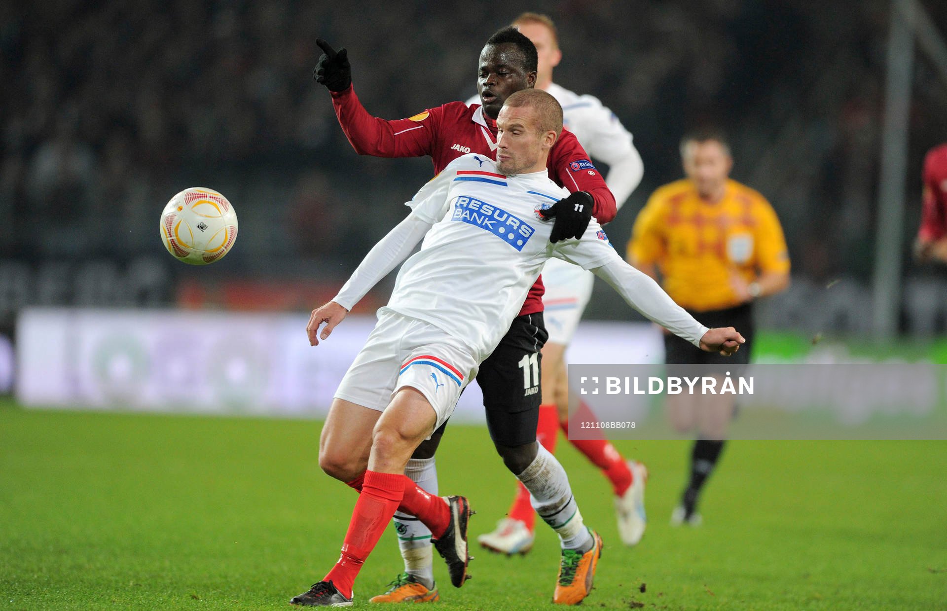 v.l. Didier Ya Konan (96), Christoffer Andersson