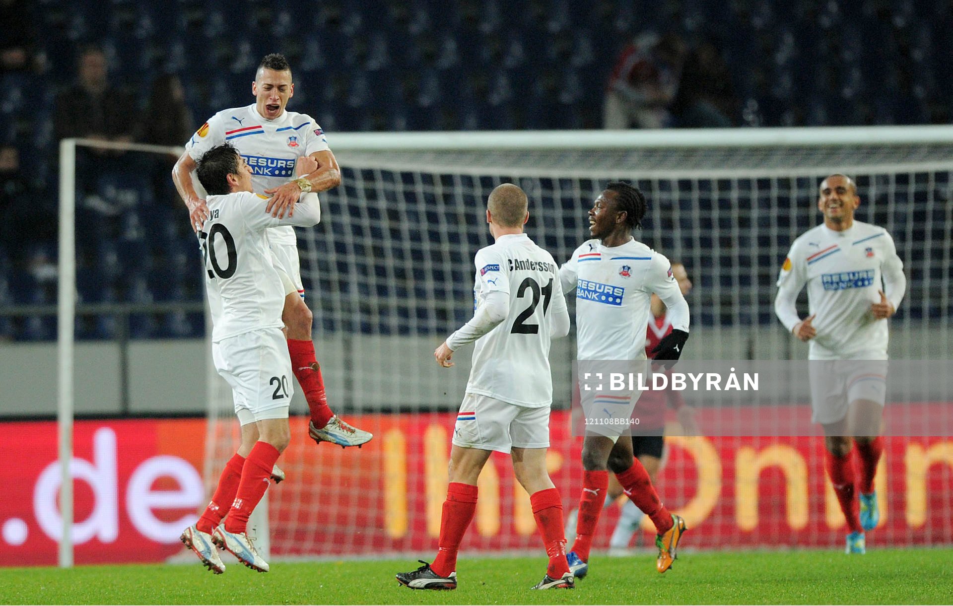 2 Jubel v.l. Torschuetze Alejandro Bedoya, Nikola Djurdjic