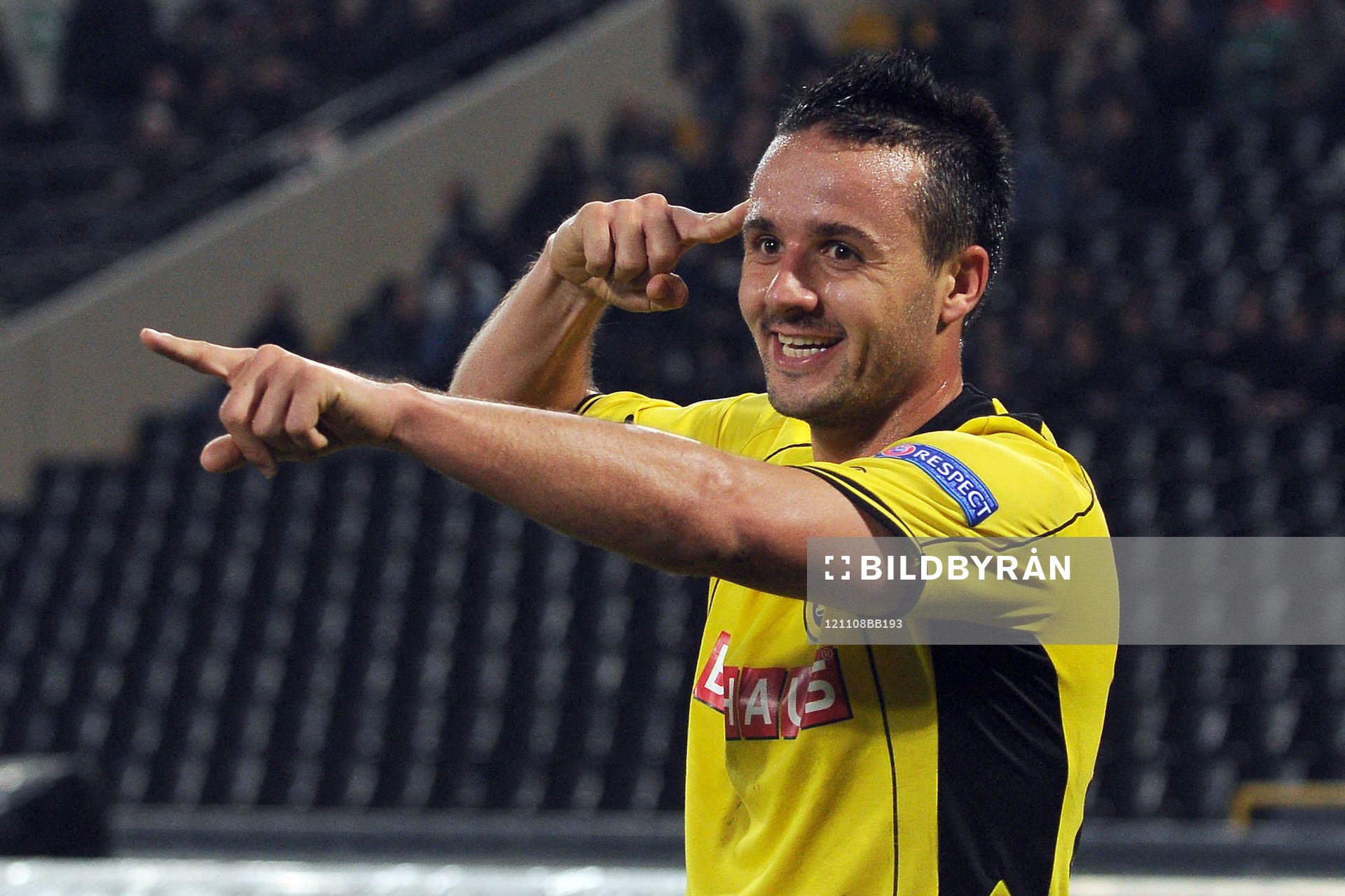 Raphael Nuzzolo (YB) jubelt