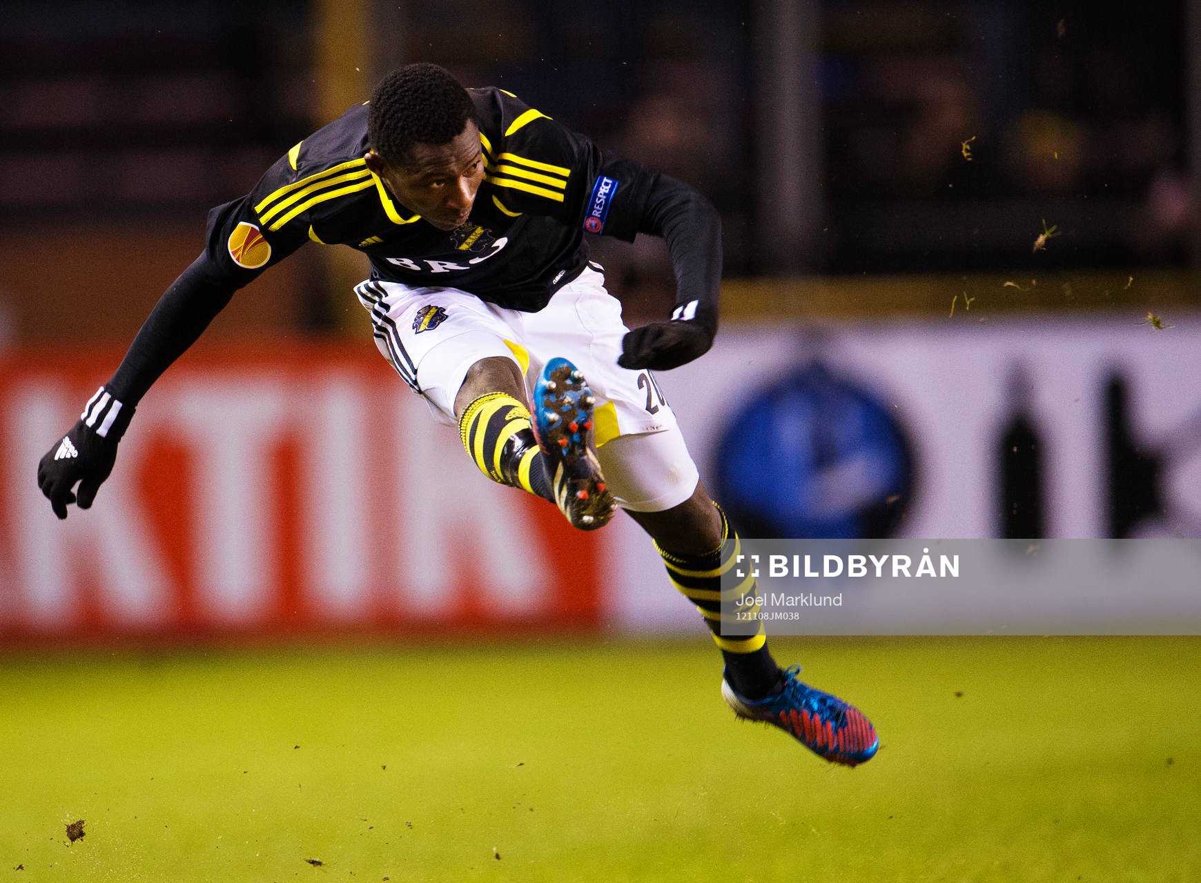 Moro Ibrahim, AIK, skjuter