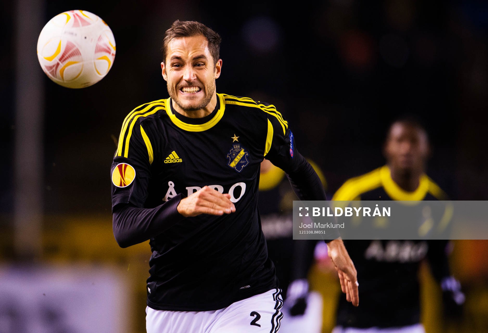 Nicklas Backman, AIK, jagar bollen