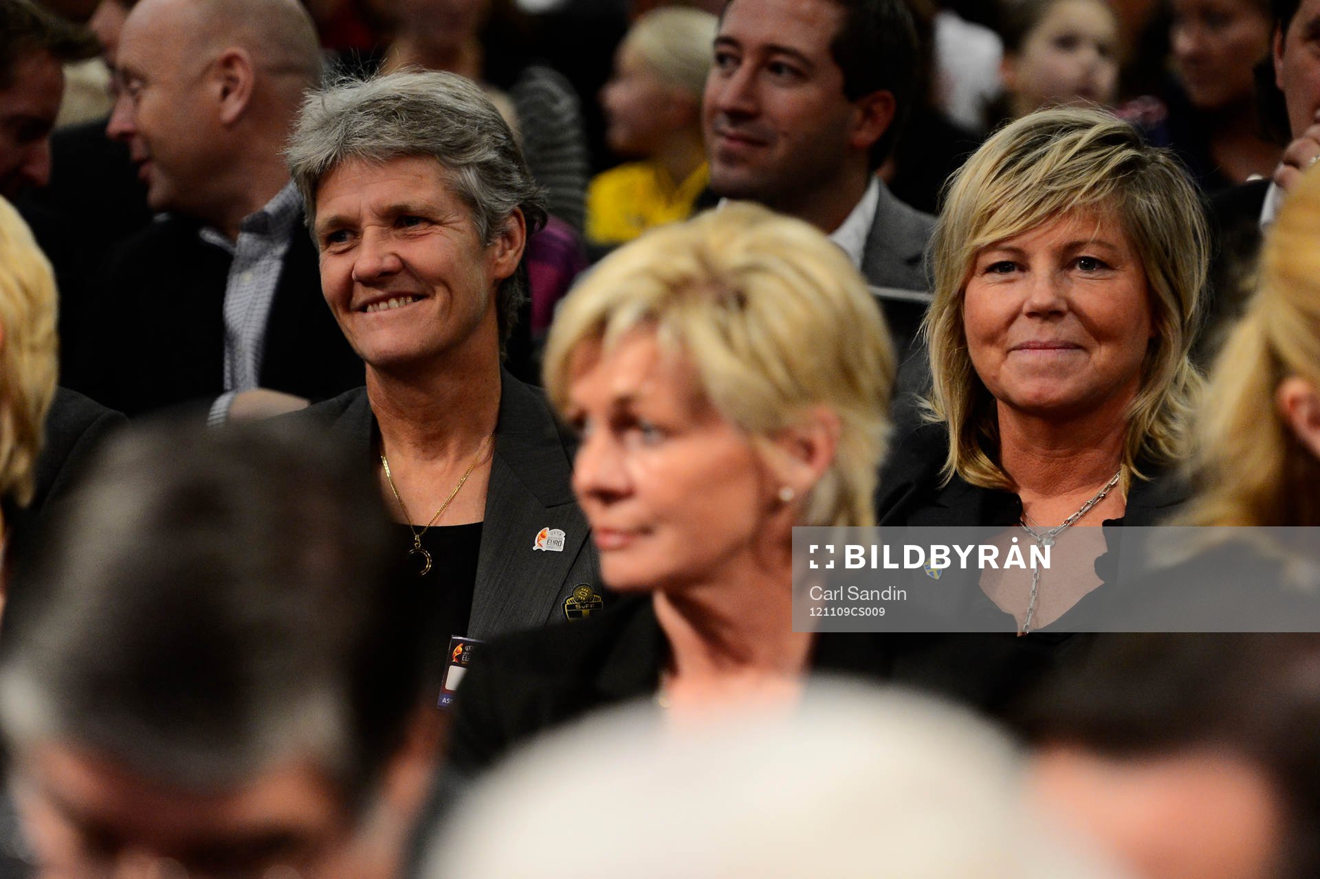 Pia Sundhage, förbundskapten Sverige och Marika Domanski