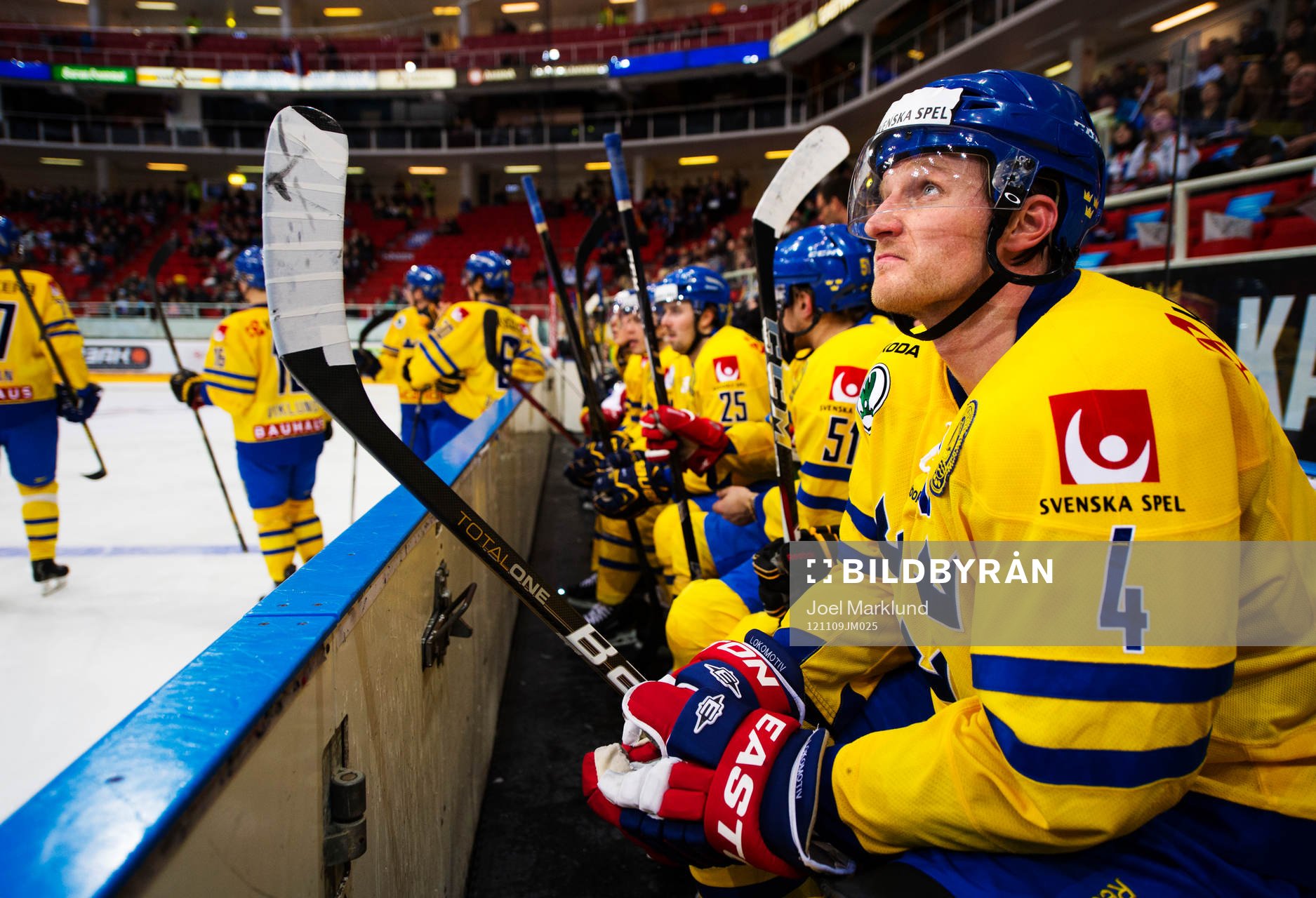 Staffan Kronwall, Sverige, sittandes i avbytarbåset