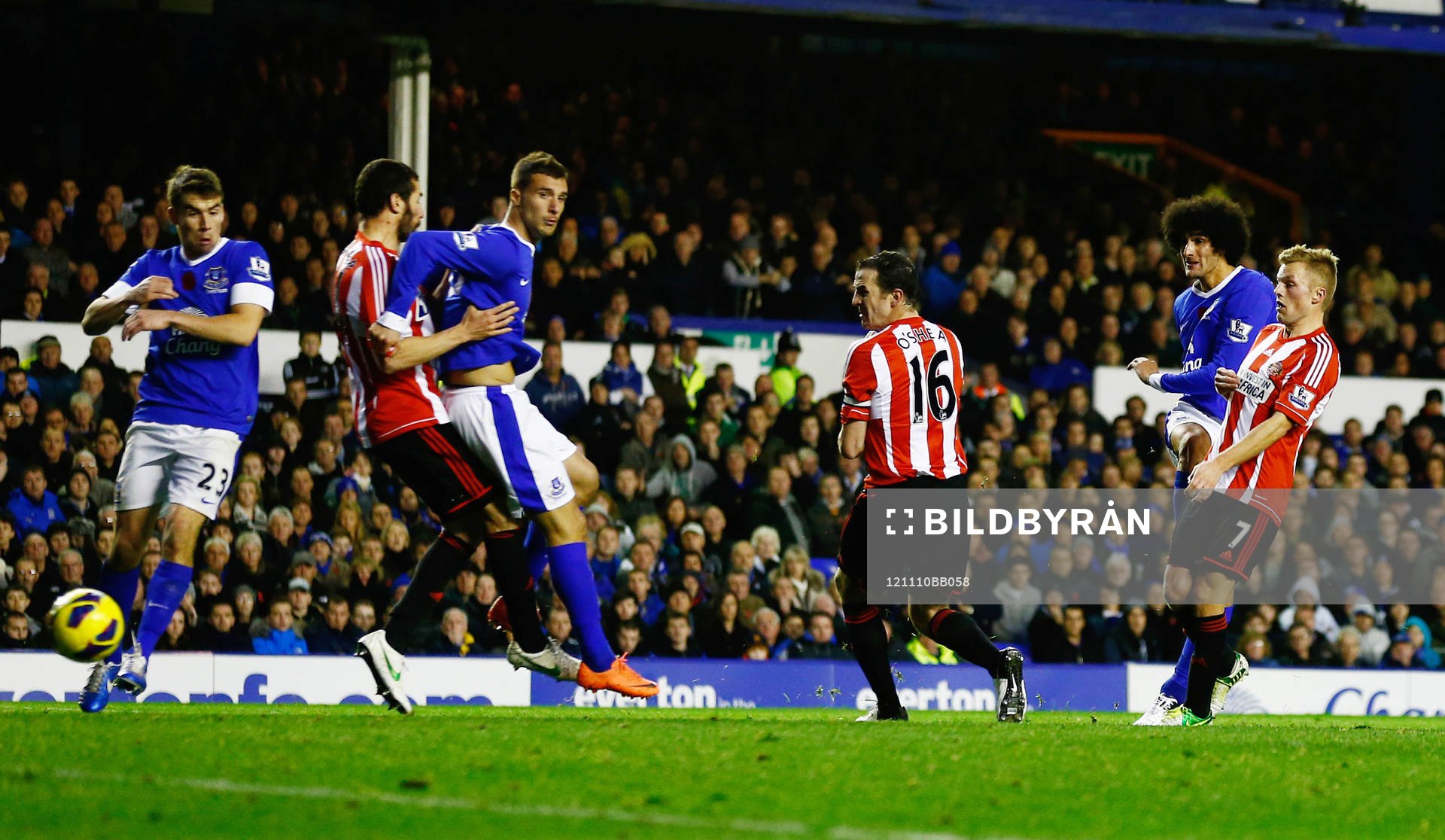 Football - Everton v Sunderland - Barclays Premier League -