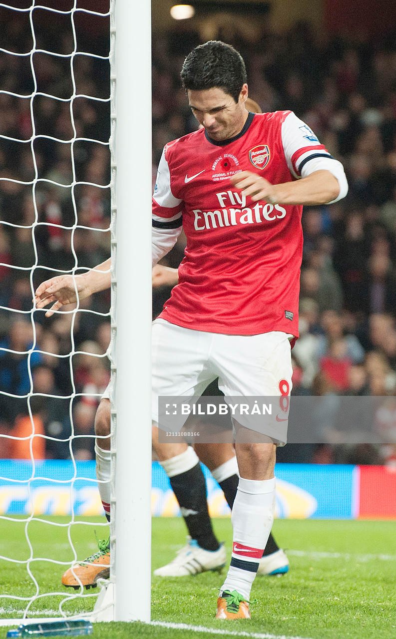 Football - Arsenal v Fulham - Barclays Premier League -