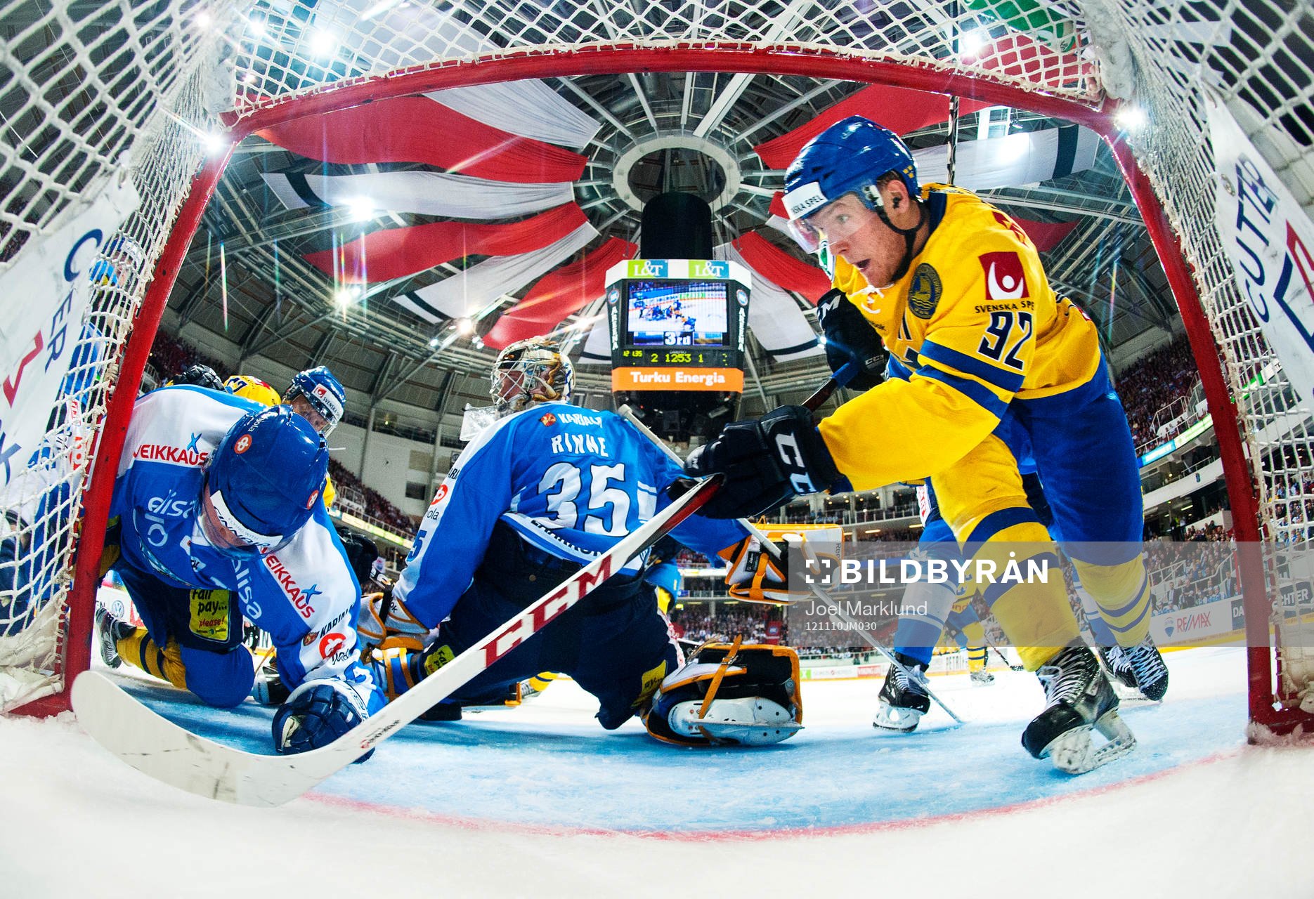 Gabriel Landeskog, Sverige, oroar vid mål