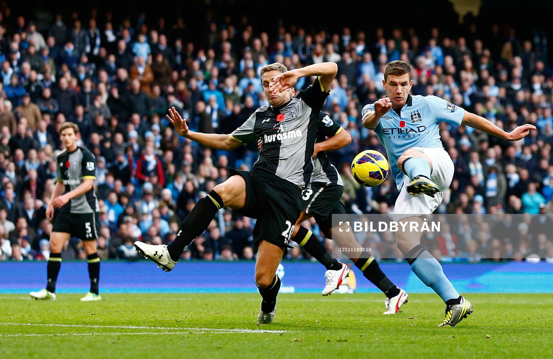 Football - Manchester City v Tottenham Hotspur - Barclays
