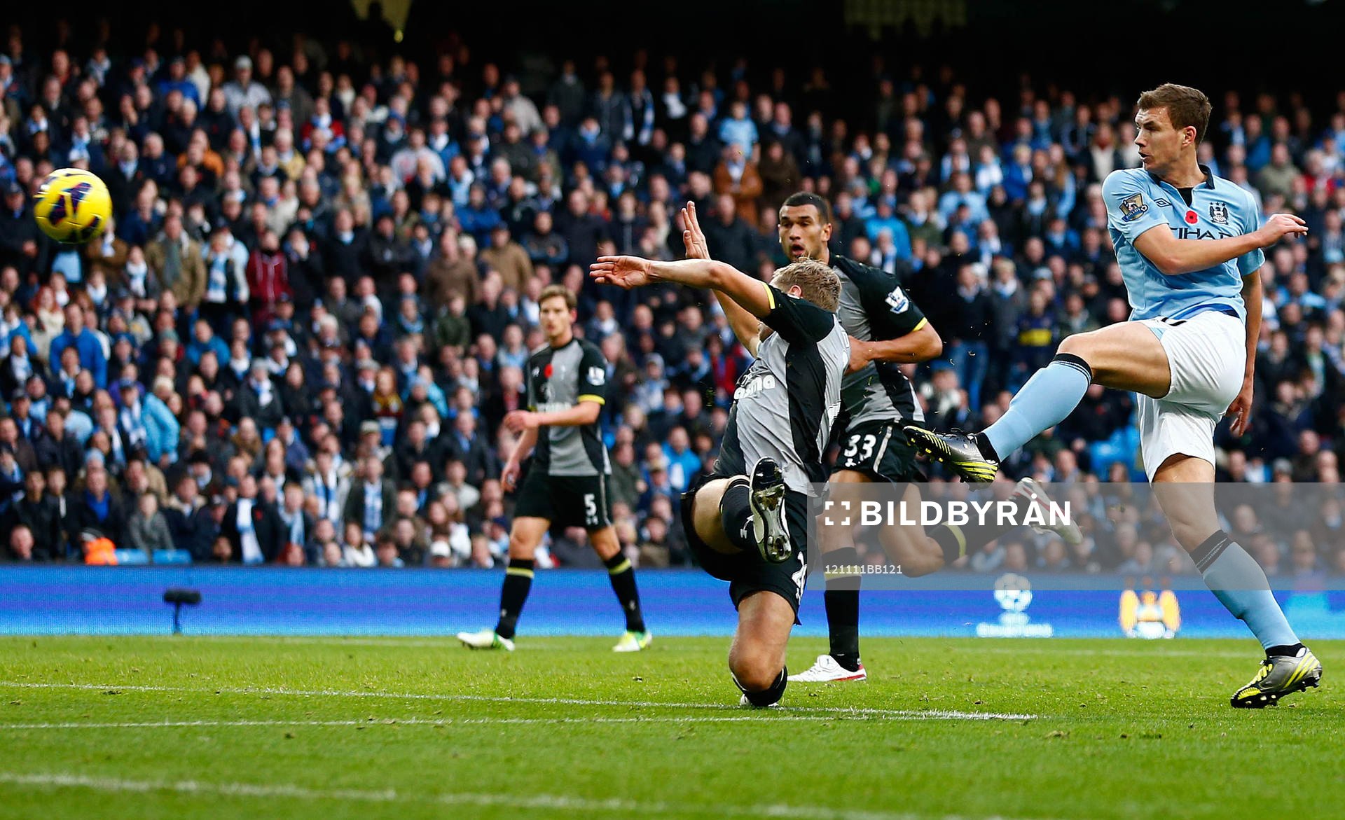 Football - Manchester City v Tottenham Hotspur - Barclays