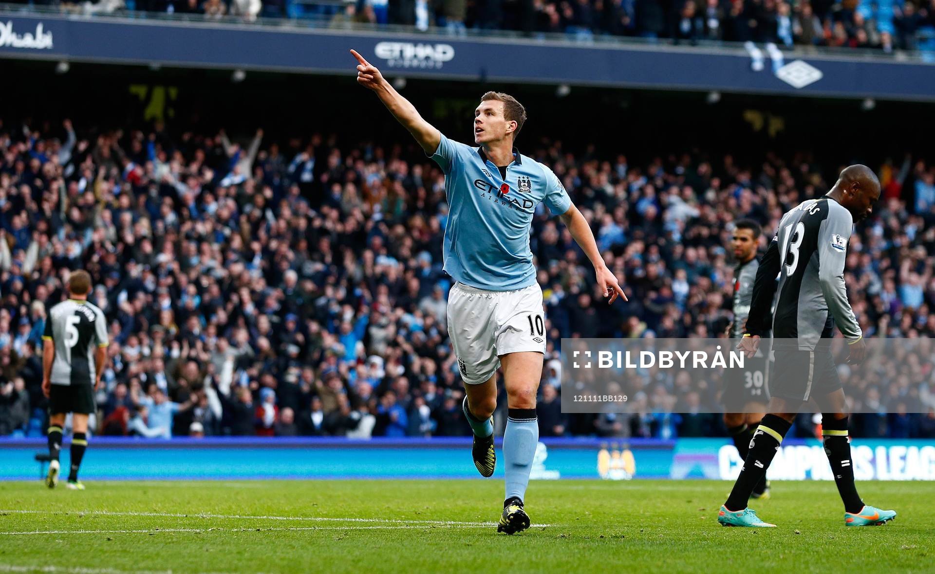 Football - Manchester City v Tottenham Hotspur - Barclays