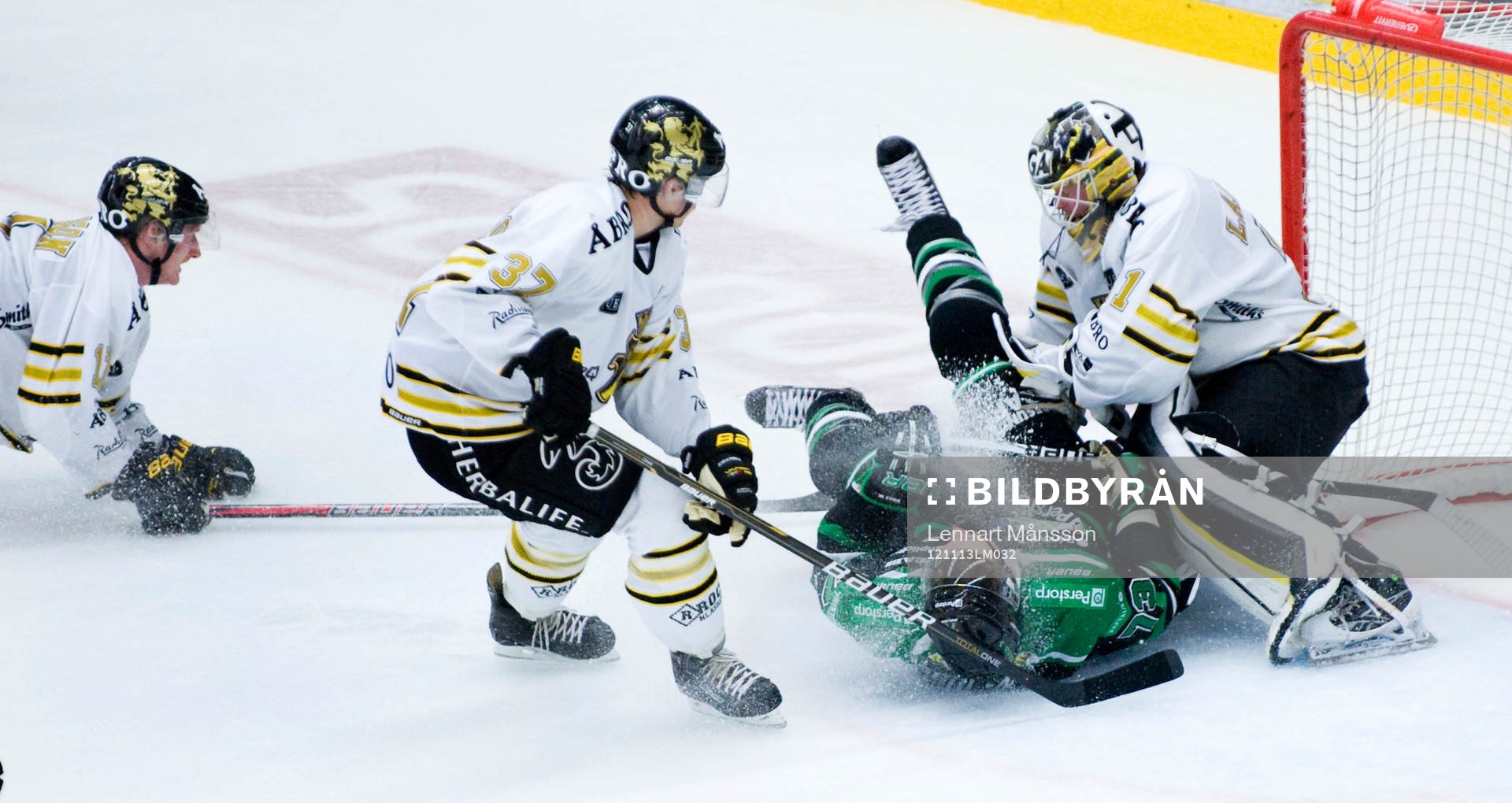 Micke Iggulden, Rögle kasar in mot Daniel Larsson, AIK