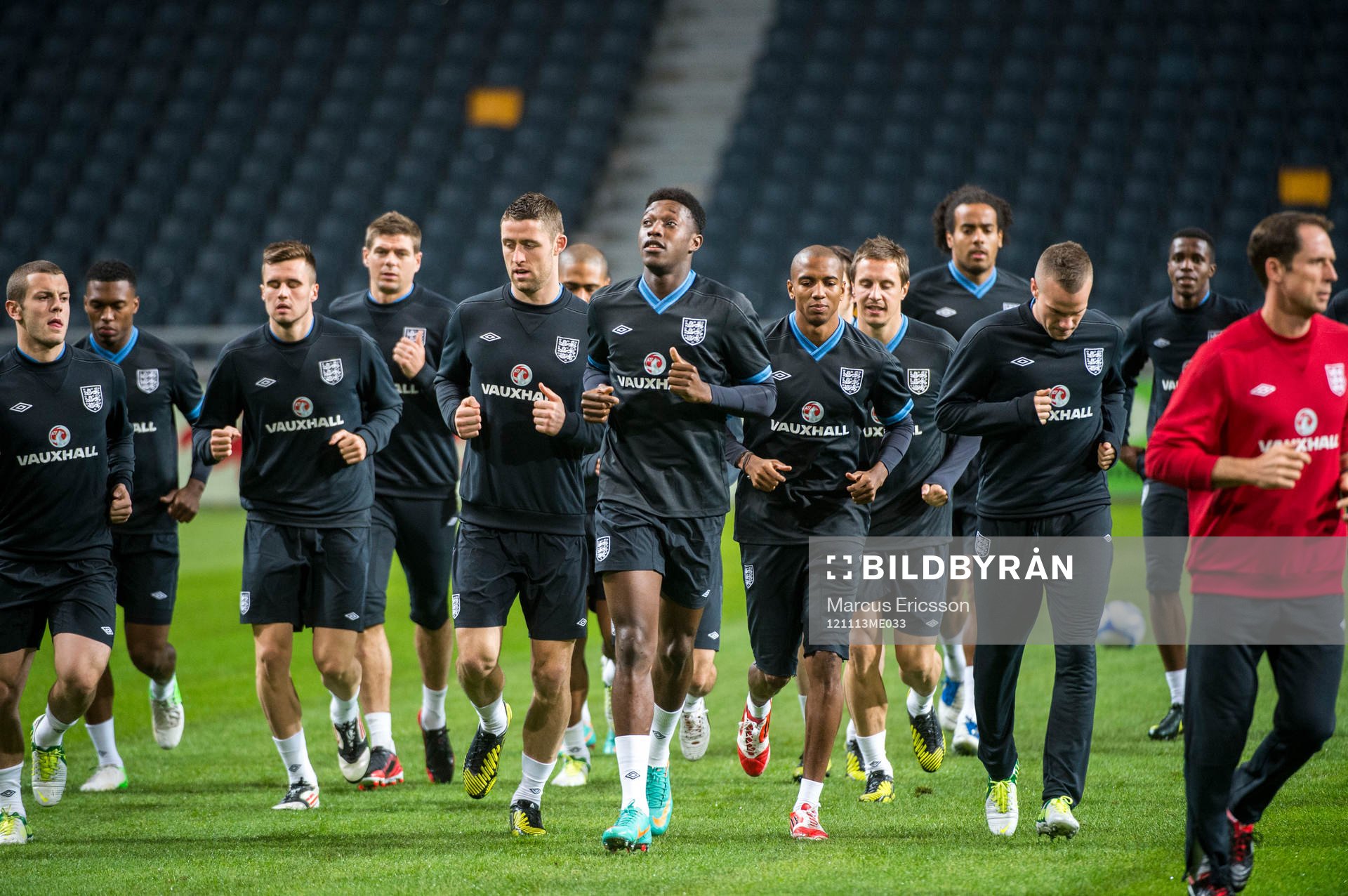 England tränar på Friends Arena. Uppvärmning med Danny