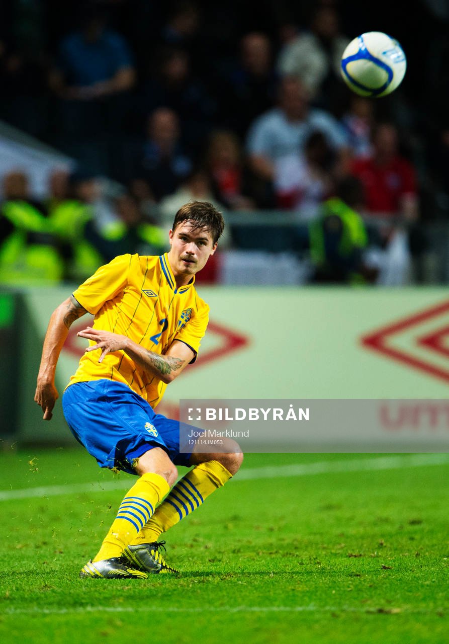 Mikael Lustig, Sverige
