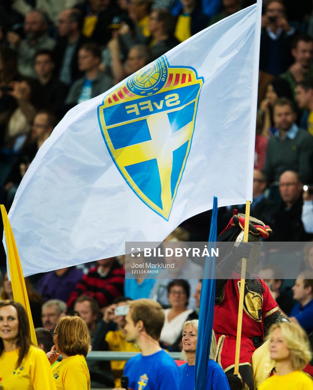 Gotländska riddare red in på plan innan matchstart
