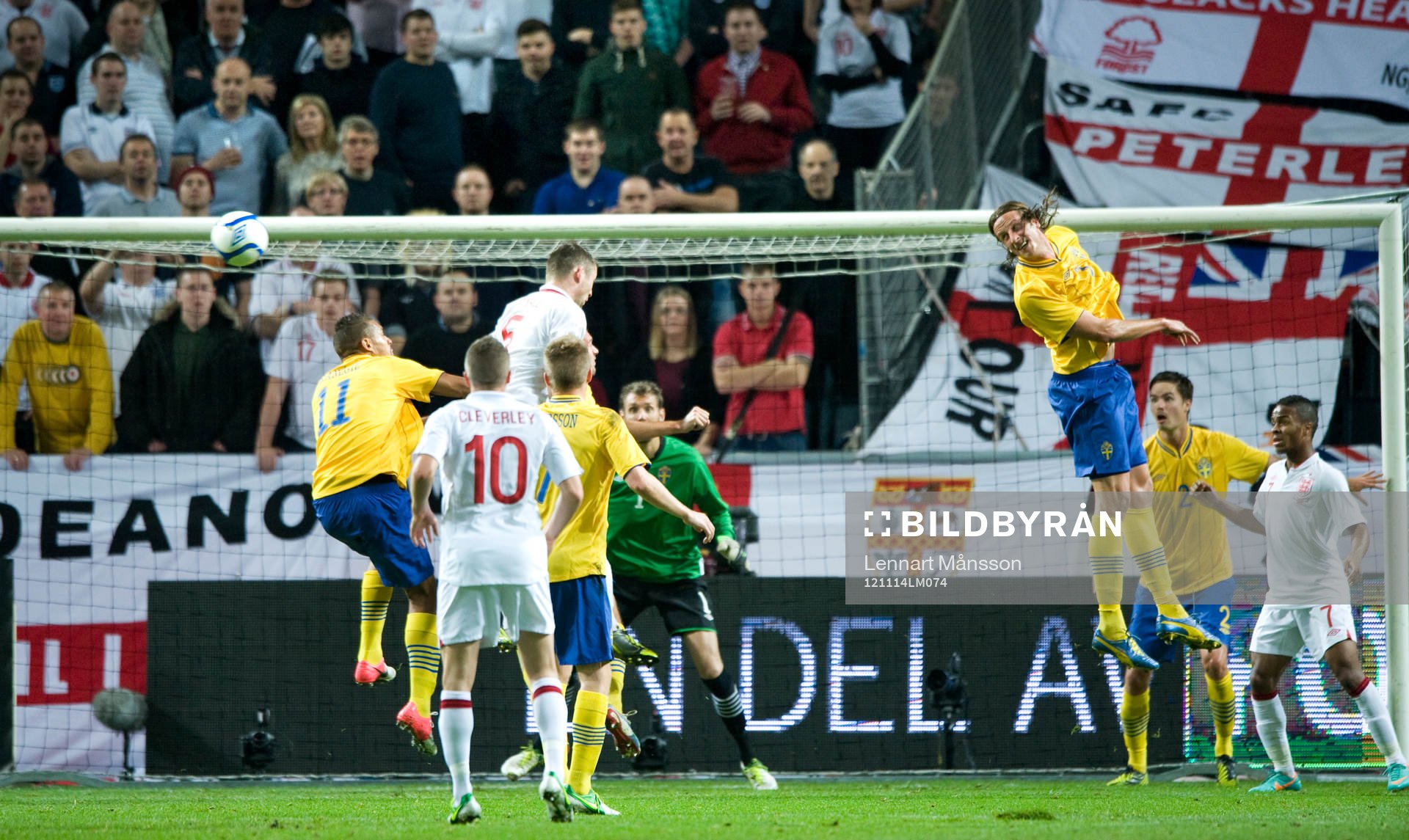 Inlägg, Jonas Olsson, Sverige, nickar undan