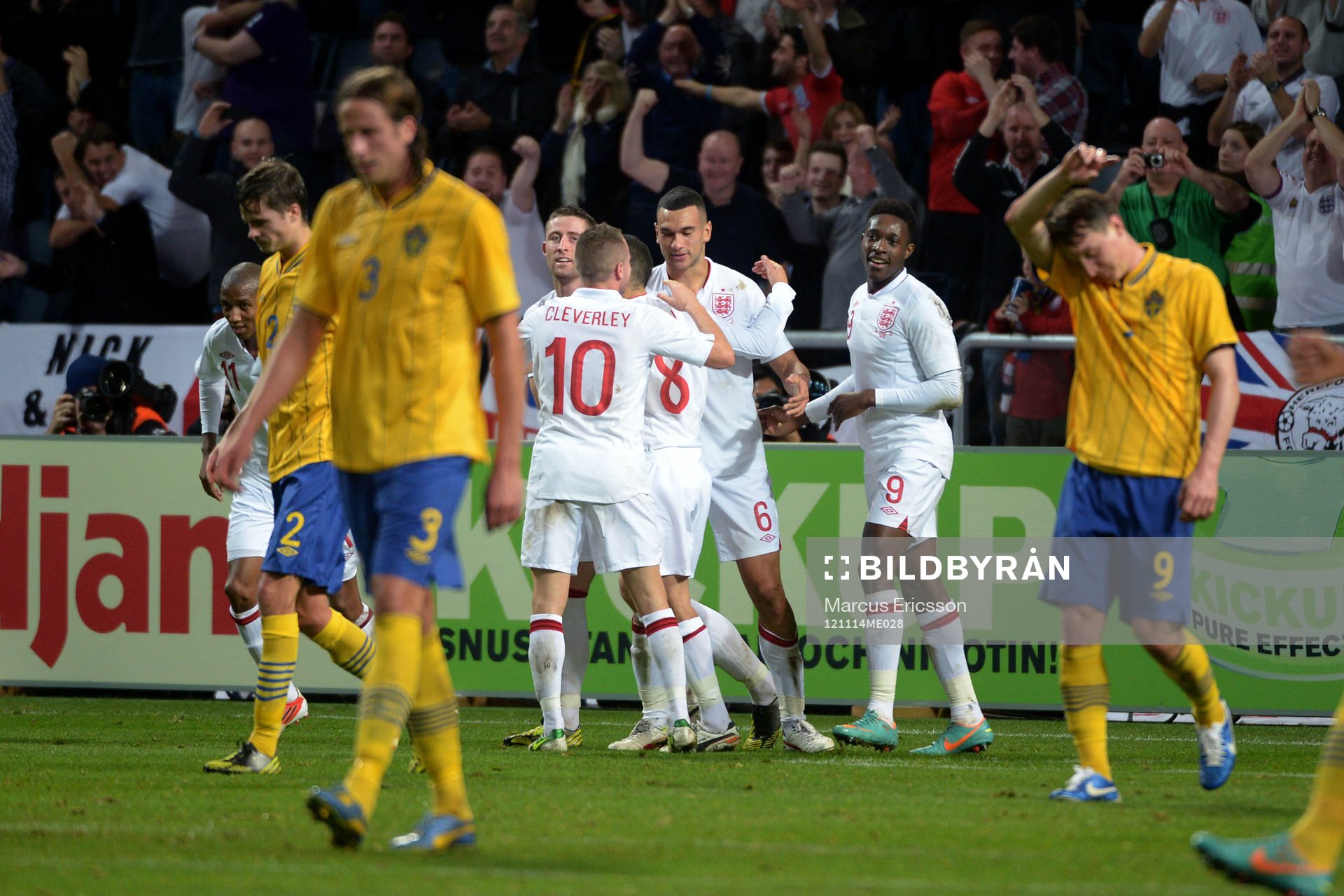Steven Caulker, England, gör 1-2, jubel England. Depp