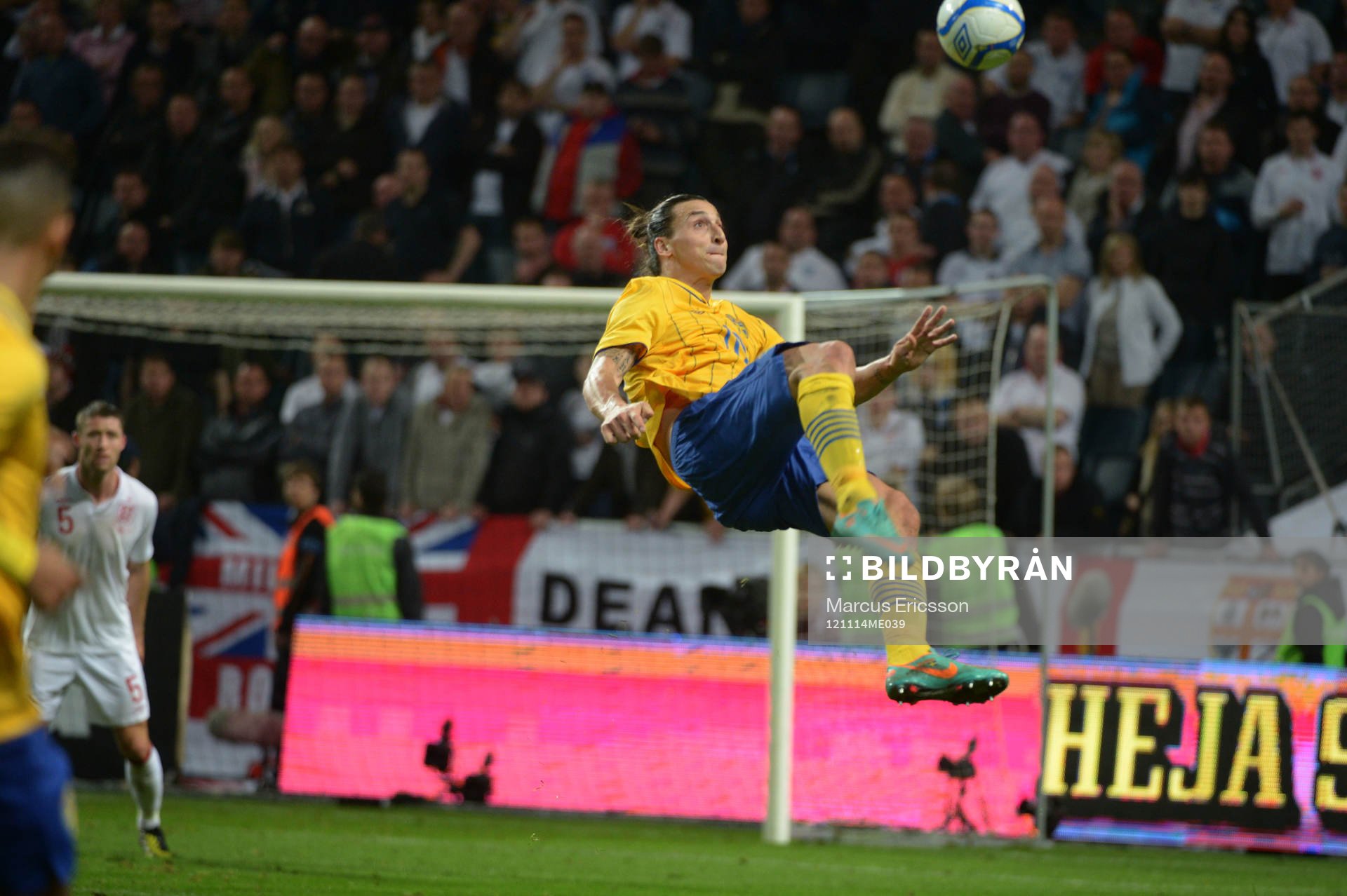 Zlatan Ibrahimovic, Sverige, gör 4-2 med en cykelspark