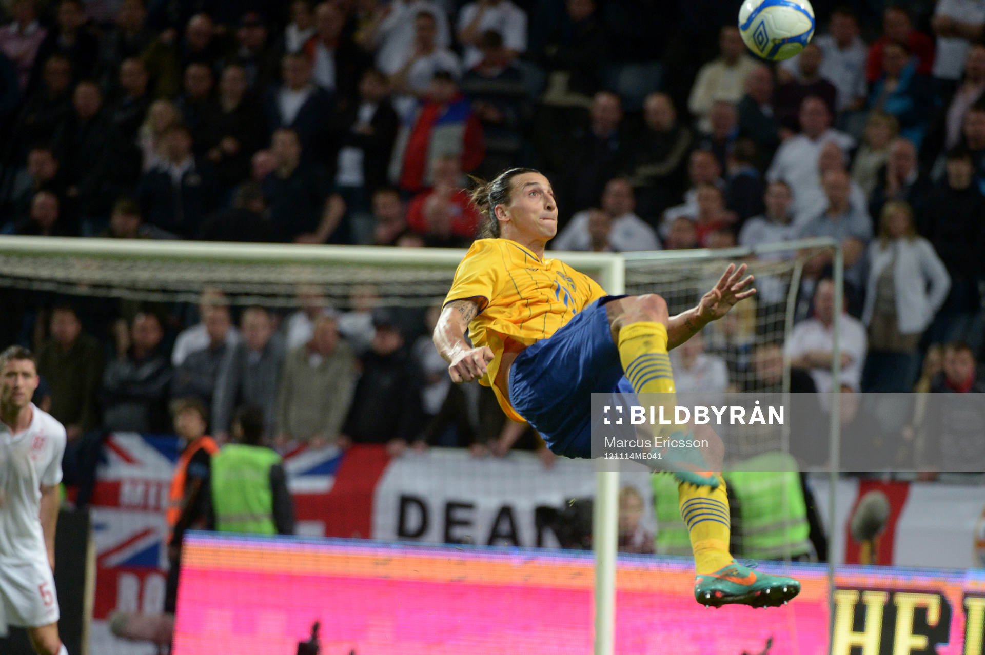Zlatan Ibrahimovic, Sverige, gör 4-2 med en cykelspark