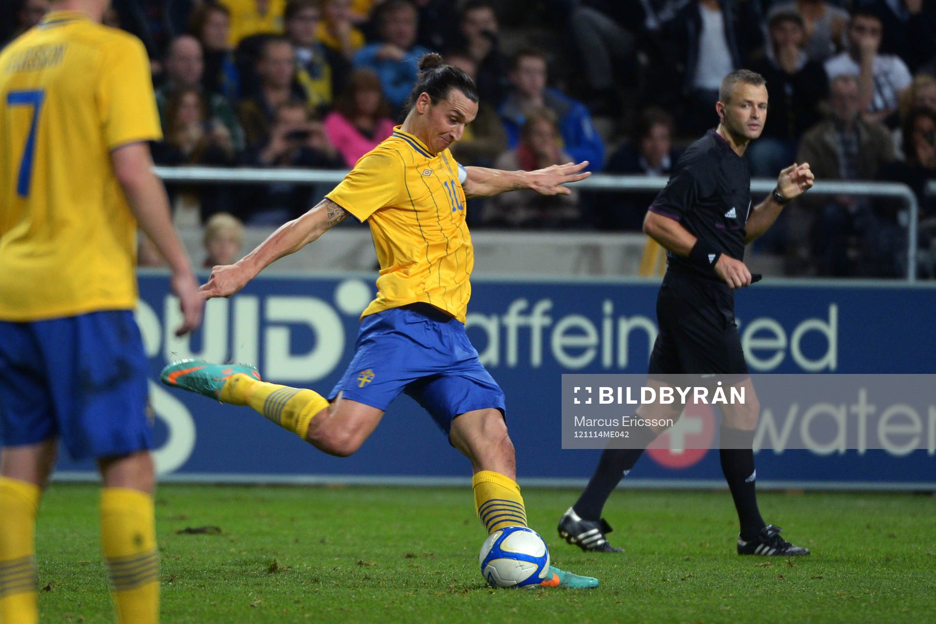 Zlatan Ibrahimovic, Sverige, gör 3-2 på frispark