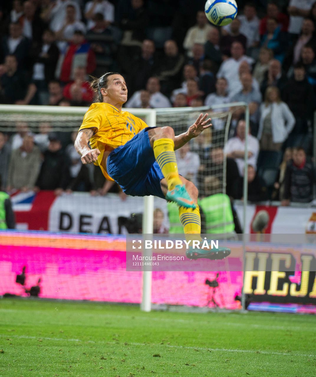 Zlatan Ibrahimovic gör sin otroliga cykelspark som blir 4-2
