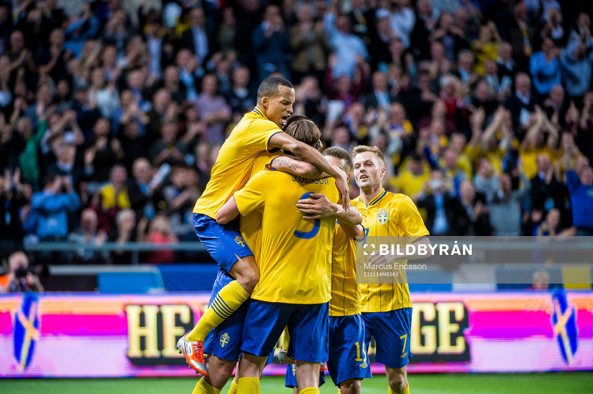Zlatan Ibrahimovic gör det första målet någonsin, 1-0,